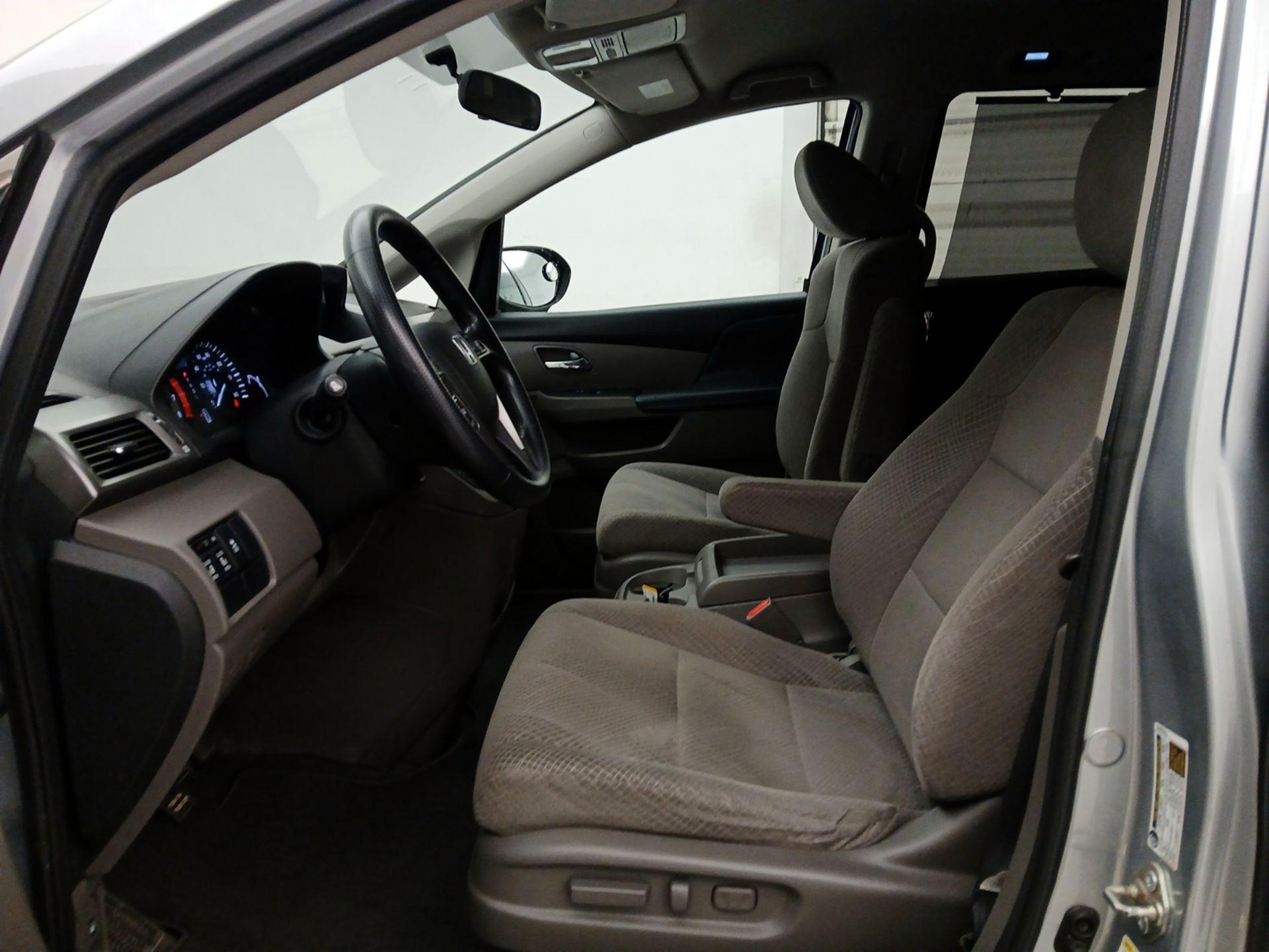 Thumbnail: 2016 Honda Odyssey - 11