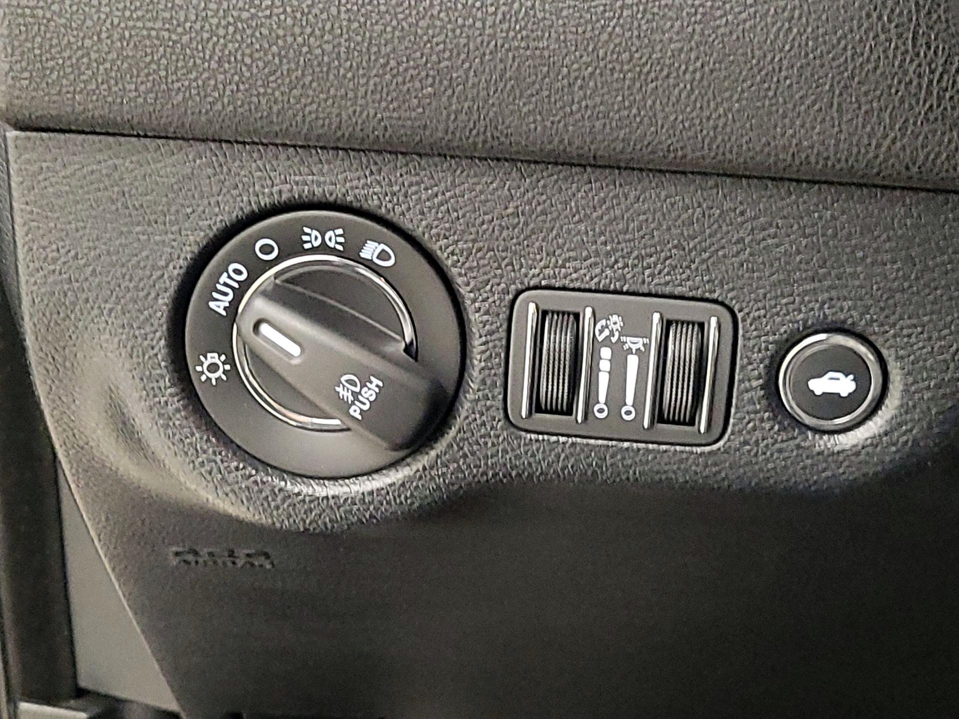 Thumbnail: 2017 Chrysler 300 - 13