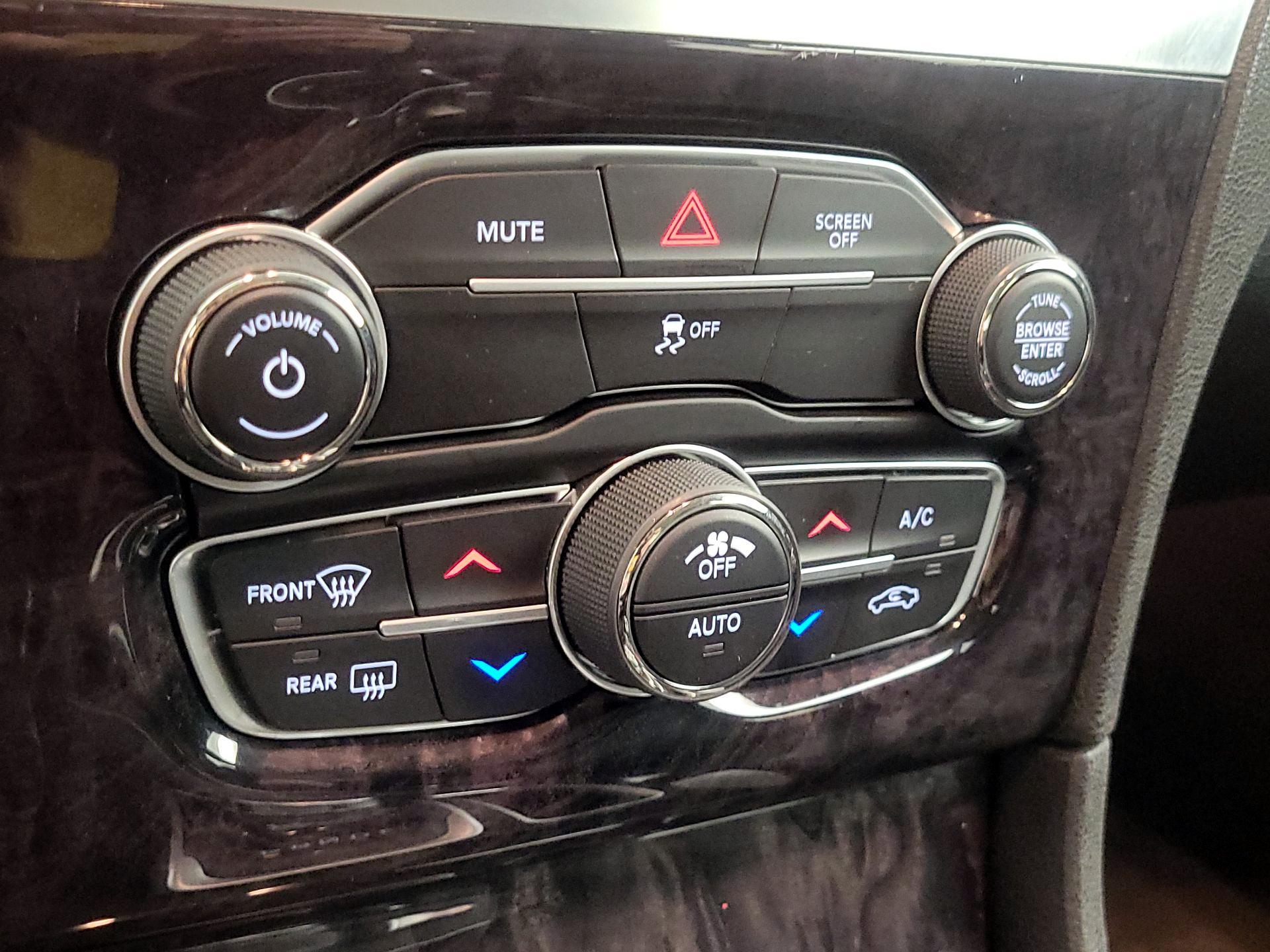 Thumbnail: 2017 Chrysler 300 - 16