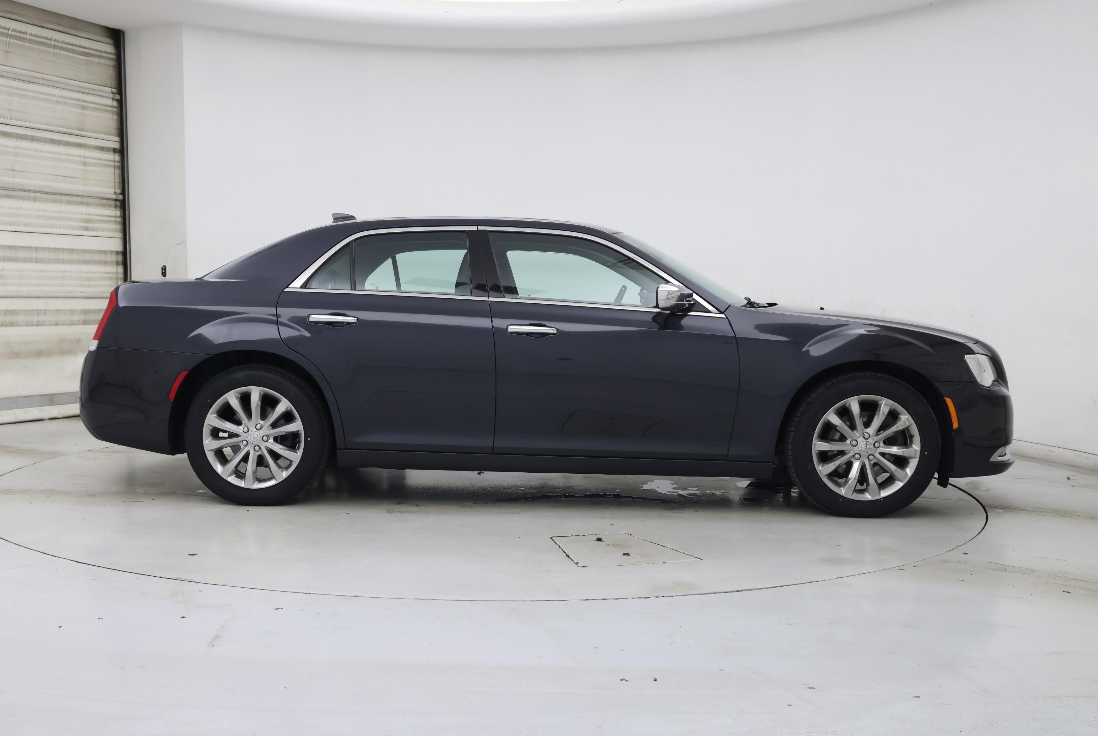 Thumbnail: 2017 Chrysler 300 - 7