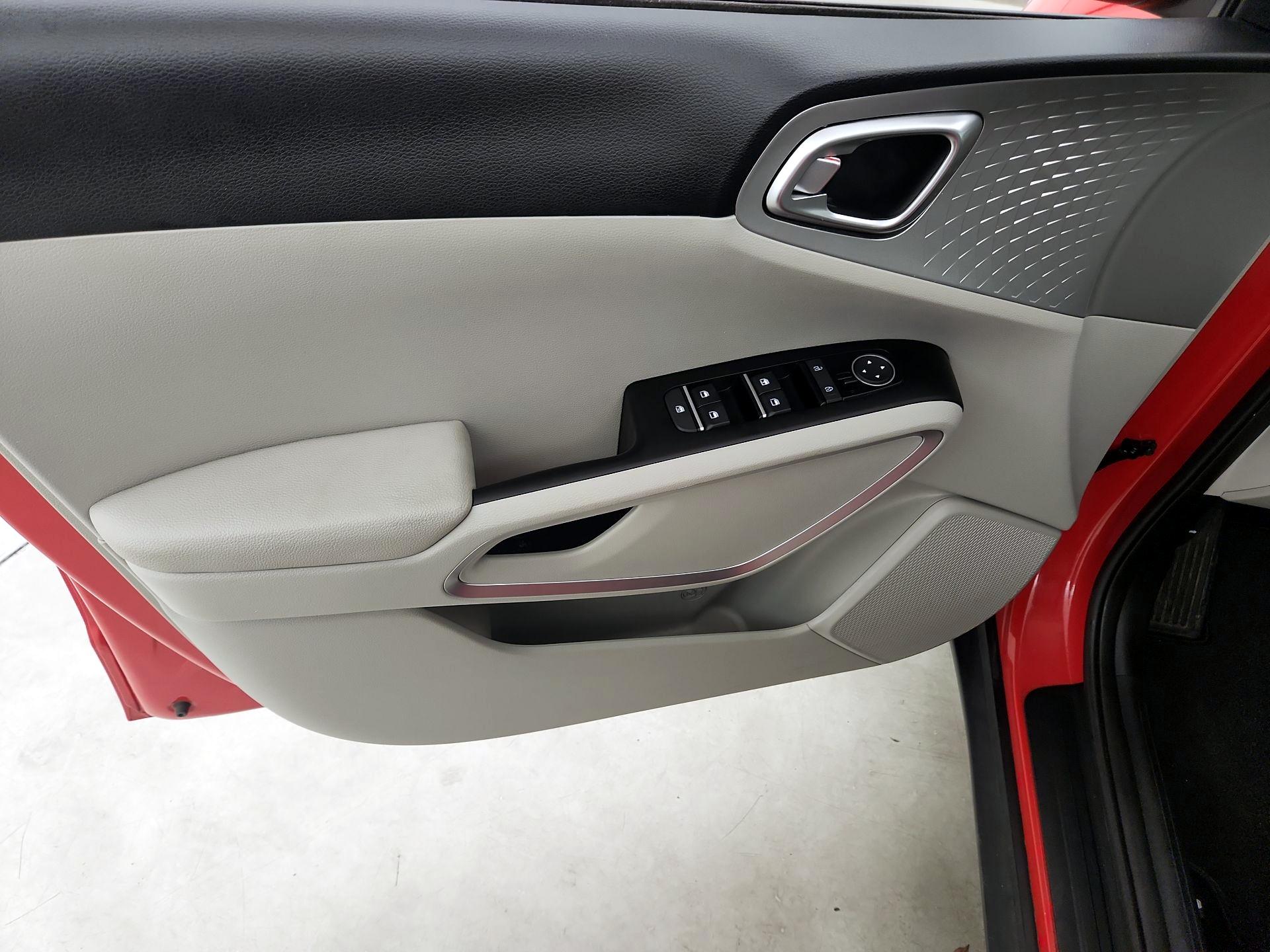 Thumbnail: 2023 Kia Soul - 12