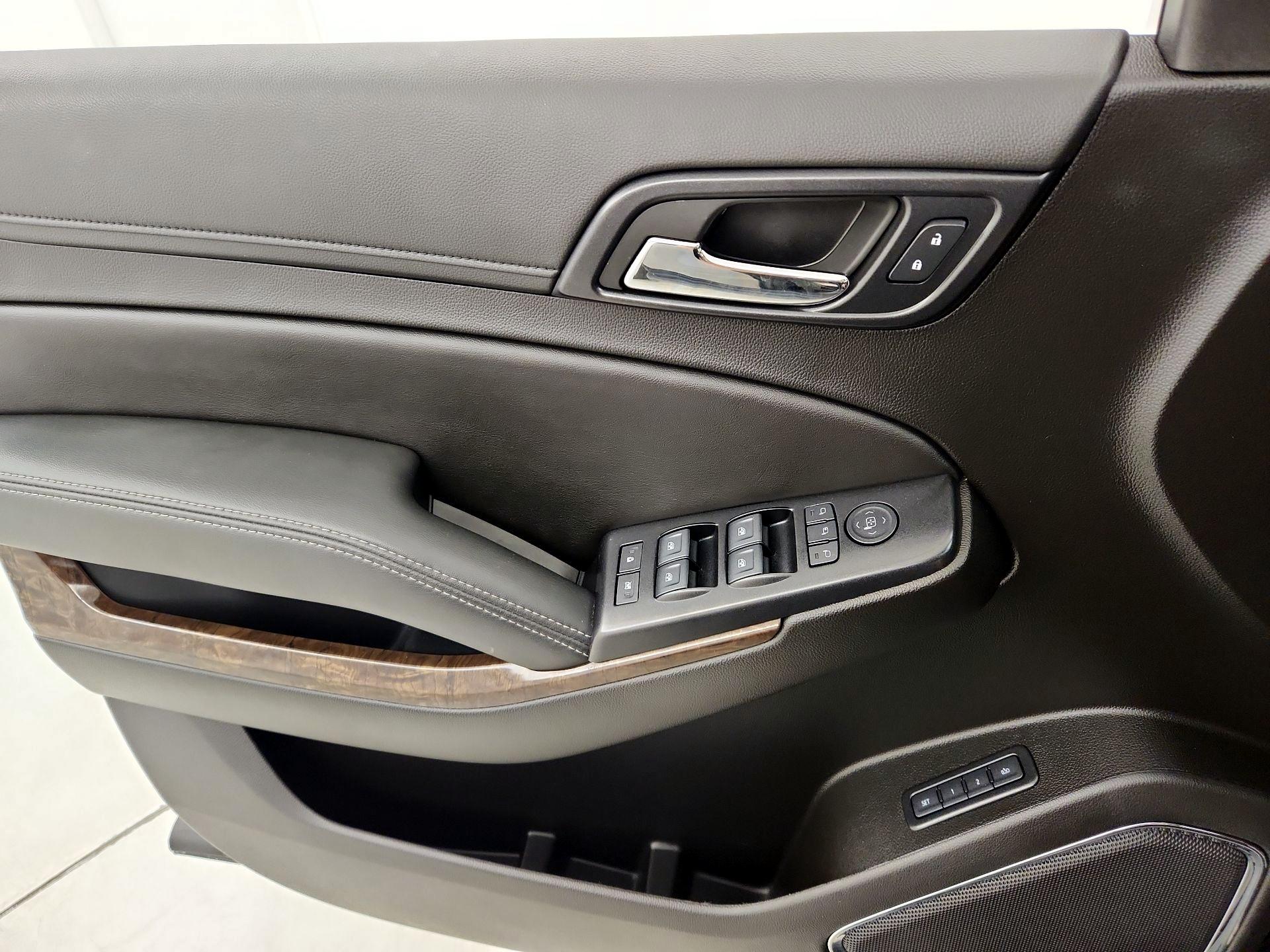 Thumbnail: 2020 Chevrolet Suburban - 12