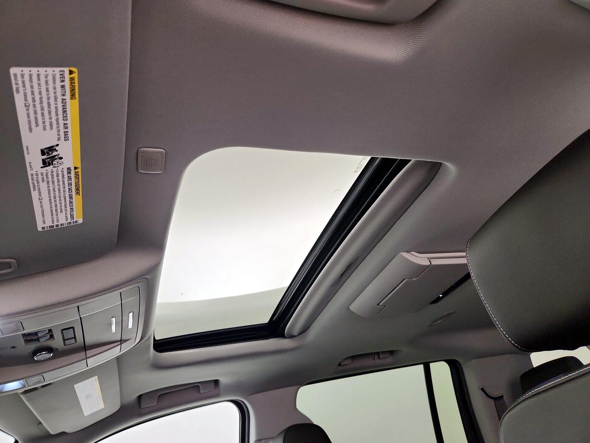 Thumbnail: 2020 Chevrolet Suburban - 20