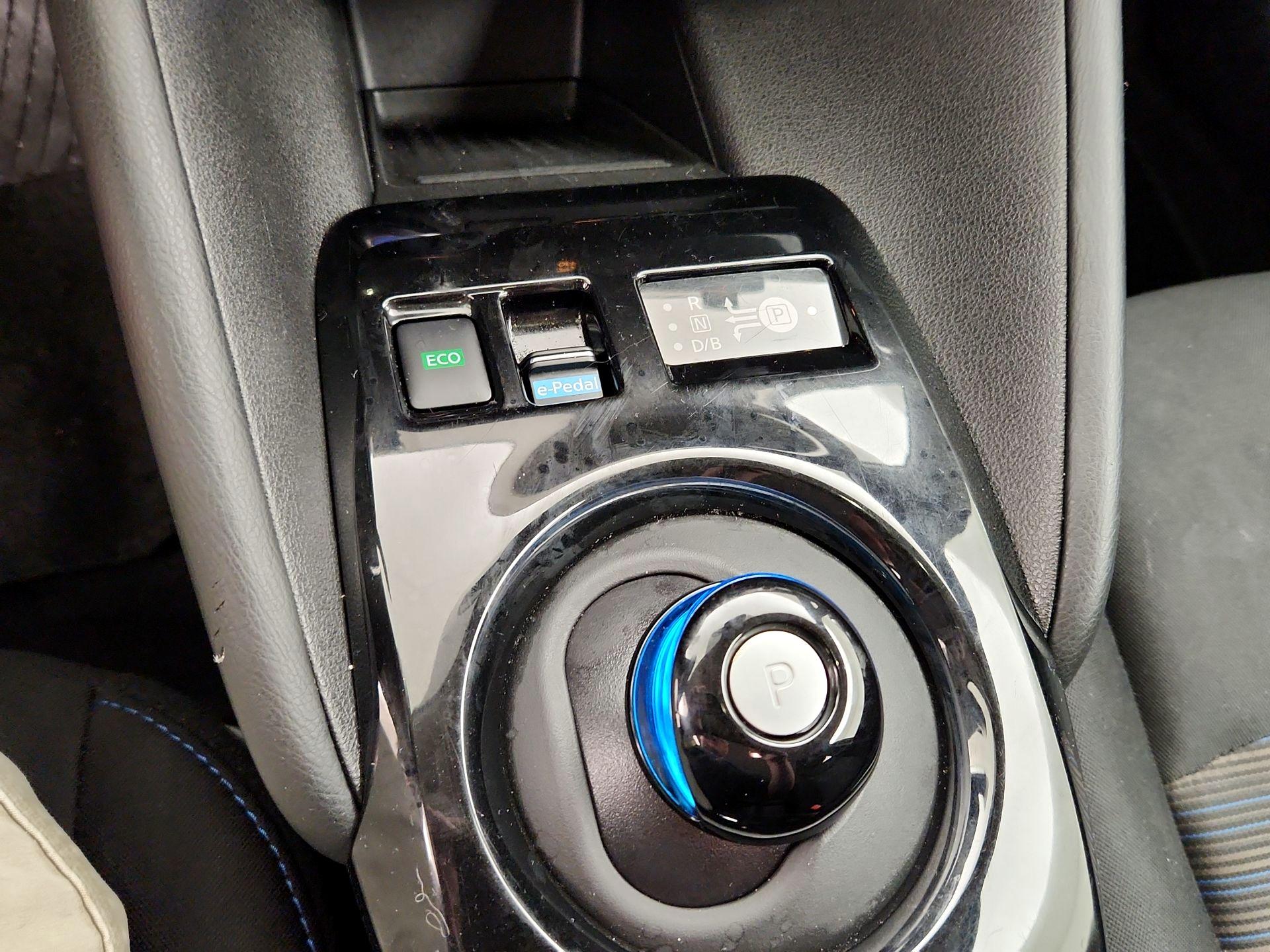 Thumbnail: 2022 Nissan Leaf - 18