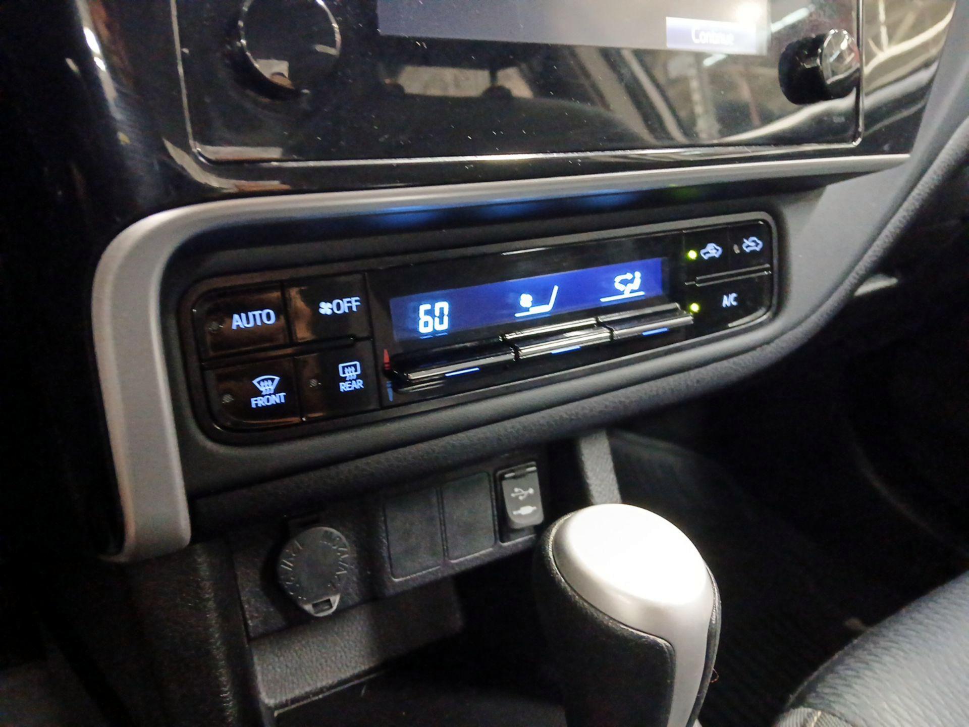 Thumbnail: 2018 Toyota Corolla - 16