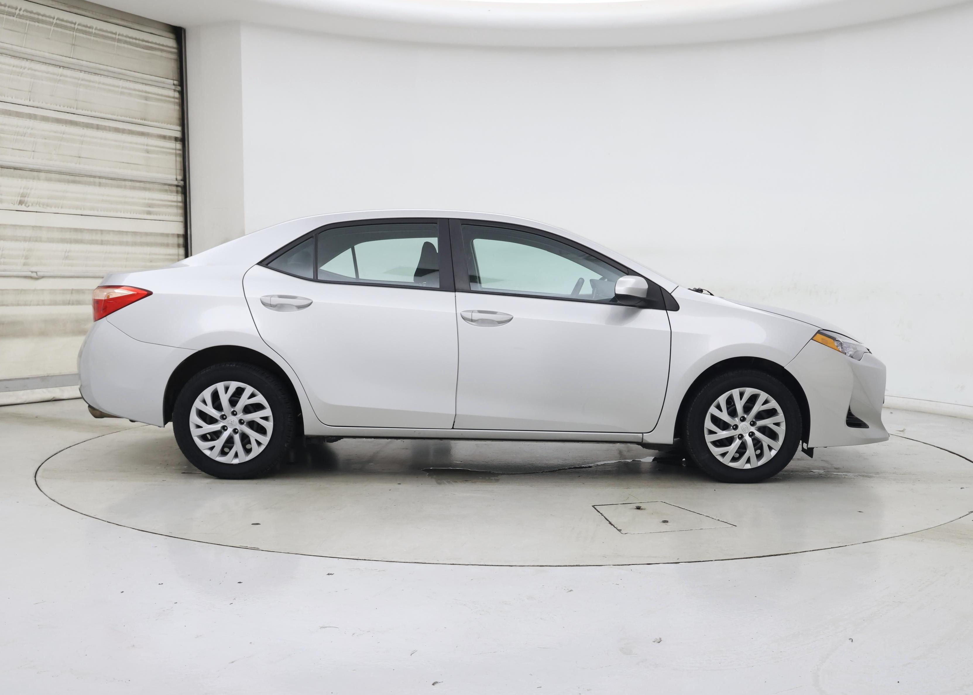 Thumbnail: 2018 Toyota Corolla - 7