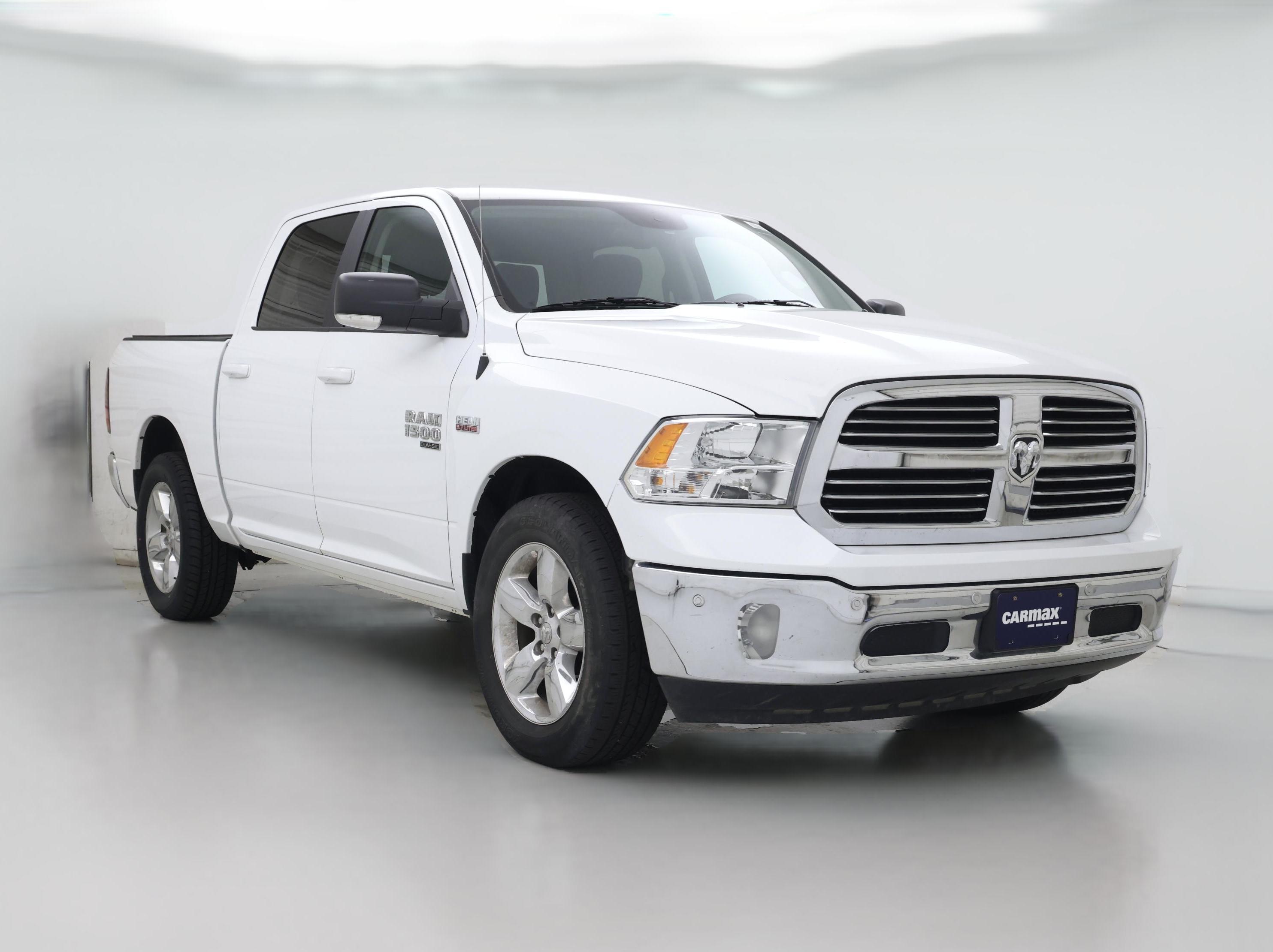 Thumbnail: 2019 RAM 1500 Classic - 1