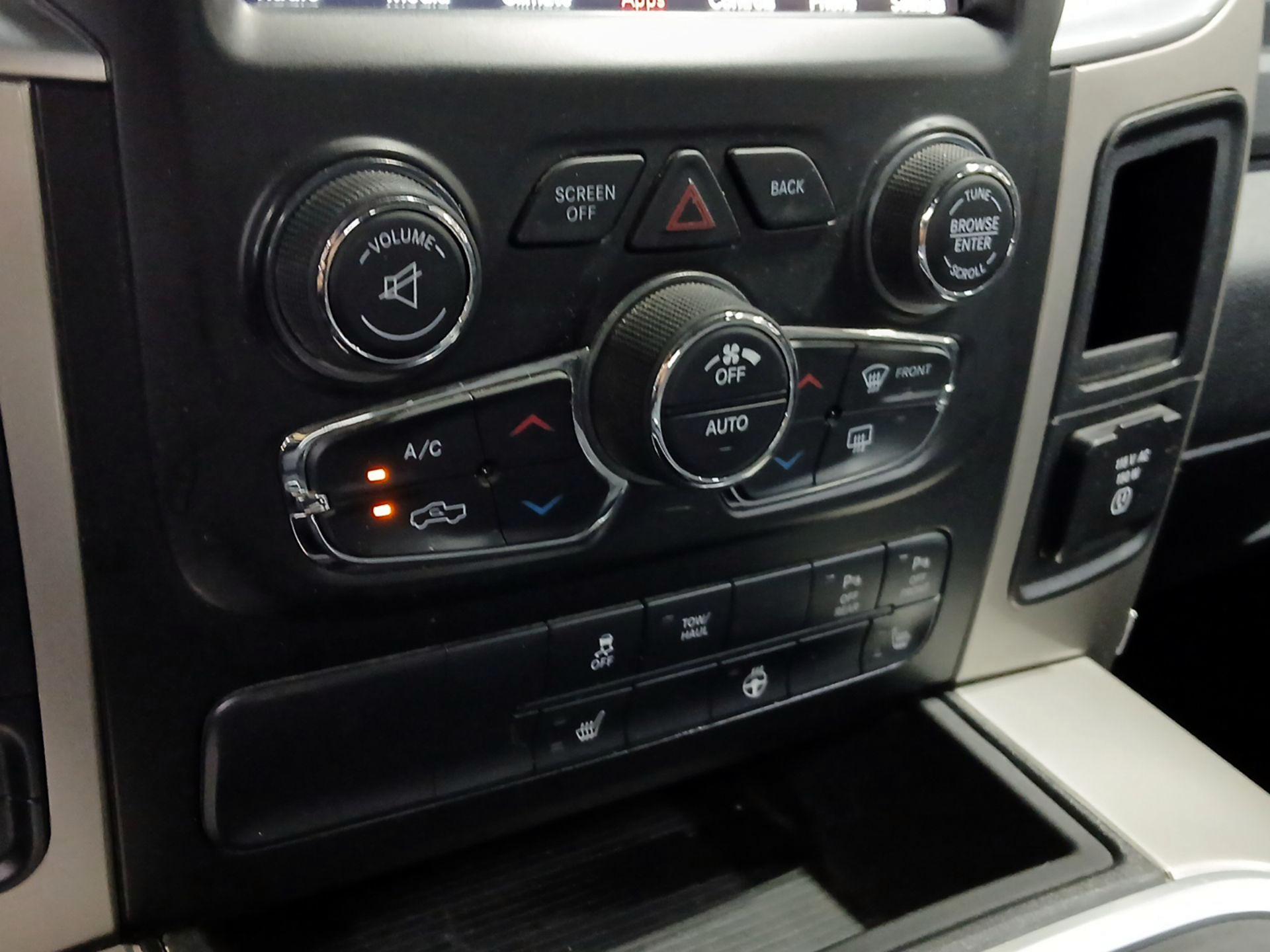 Thumbnail: 2019 RAM 1500 Classic - 16