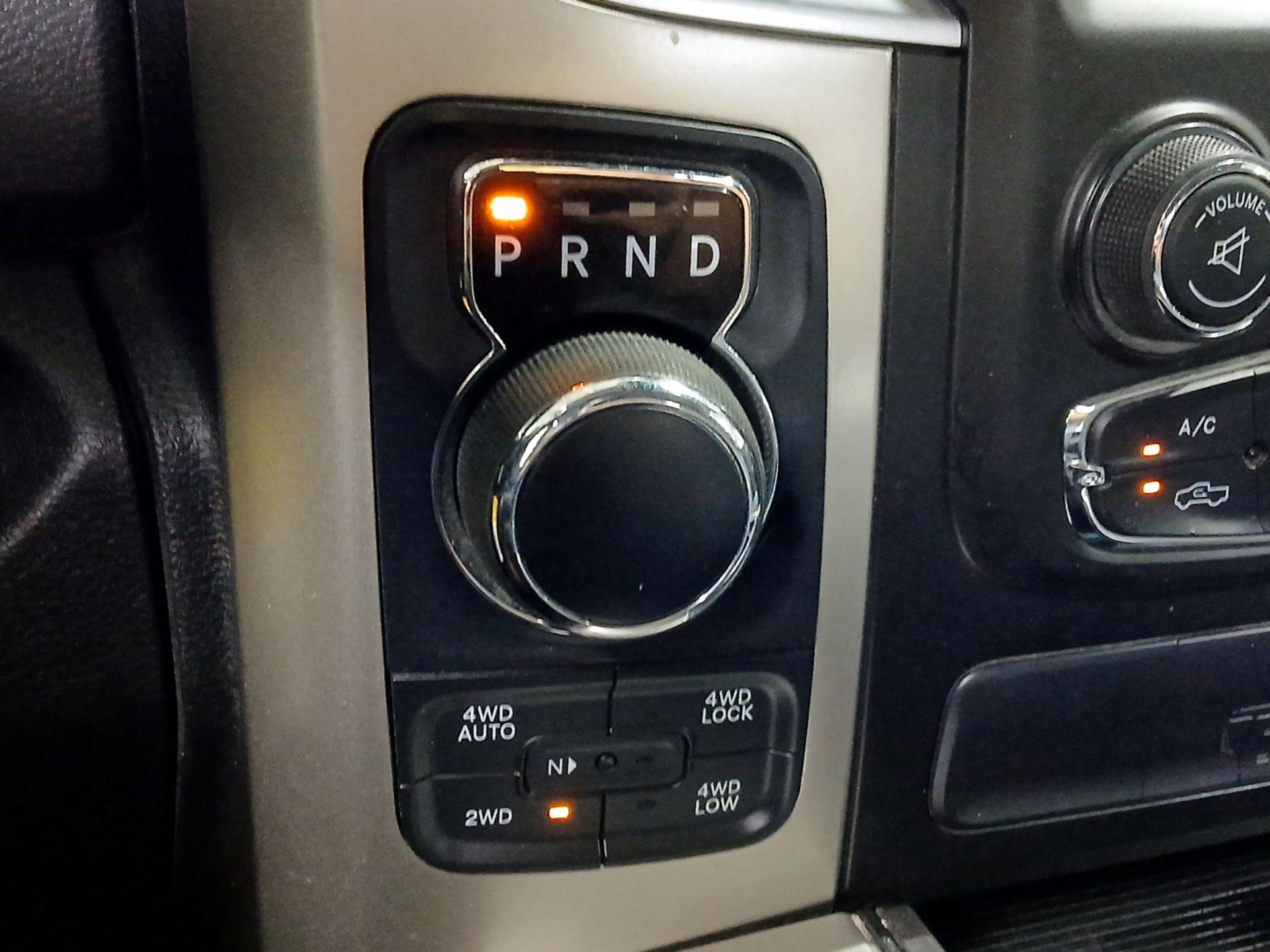 Thumbnail: 2019 RAM 1500 Classic - 17