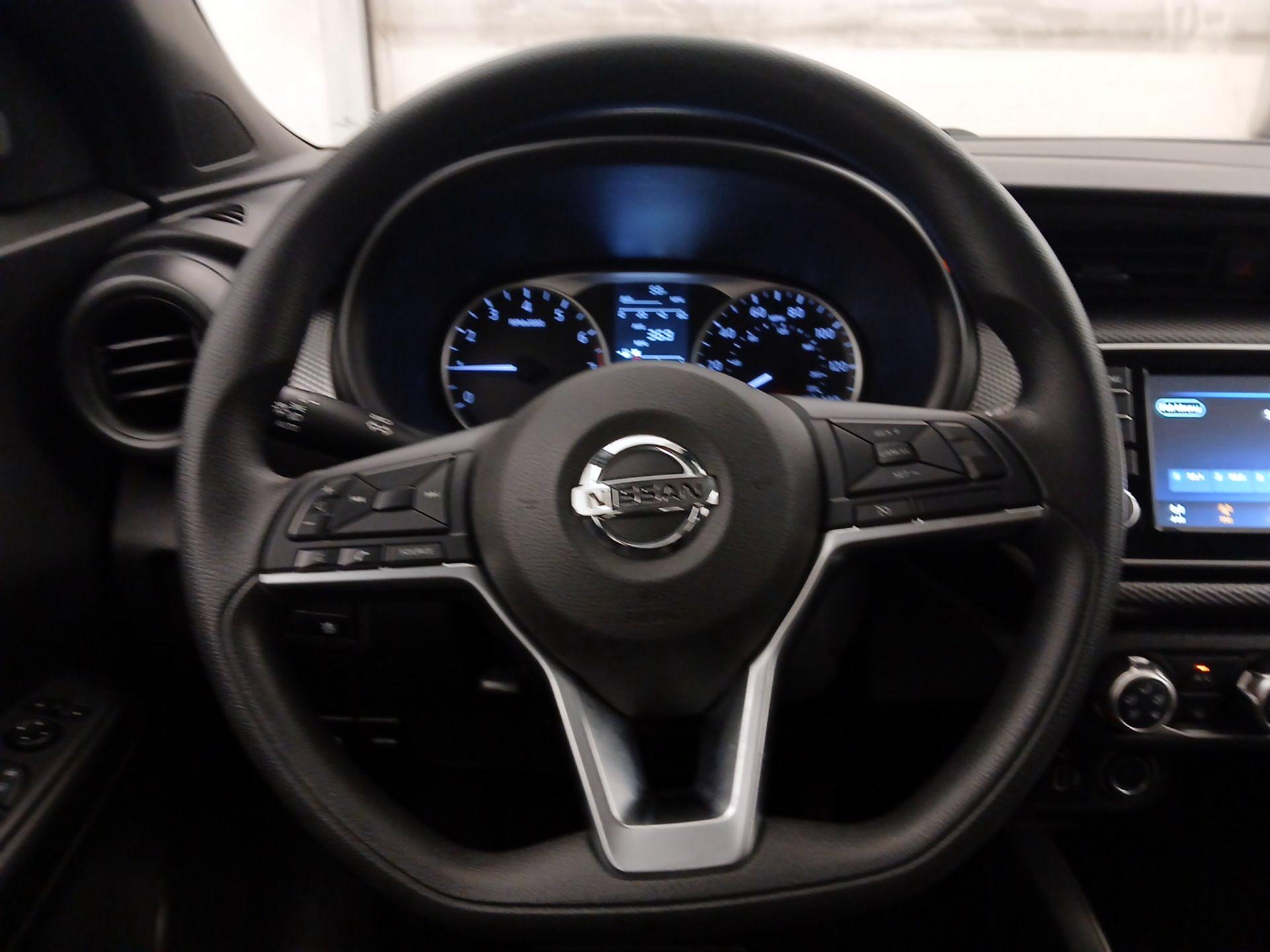 Thumbnail: 2020 Nissan Kicks - 10