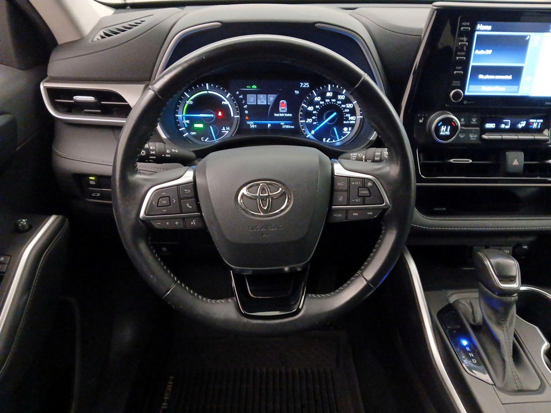 Thumbnail: 2021 Toyota Highlander - 10