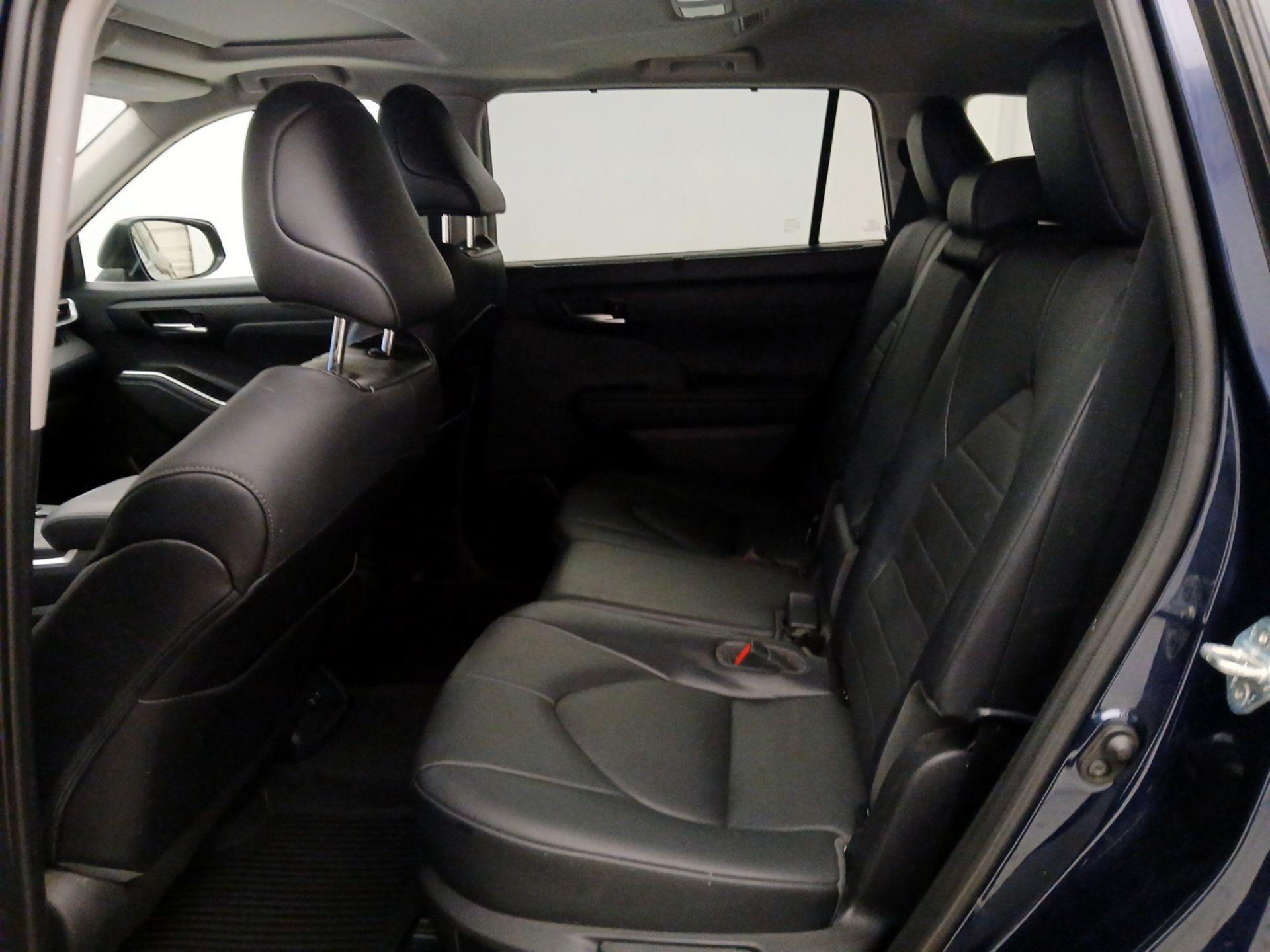 Thumbnail: 2021 Toyota Highlander - 20