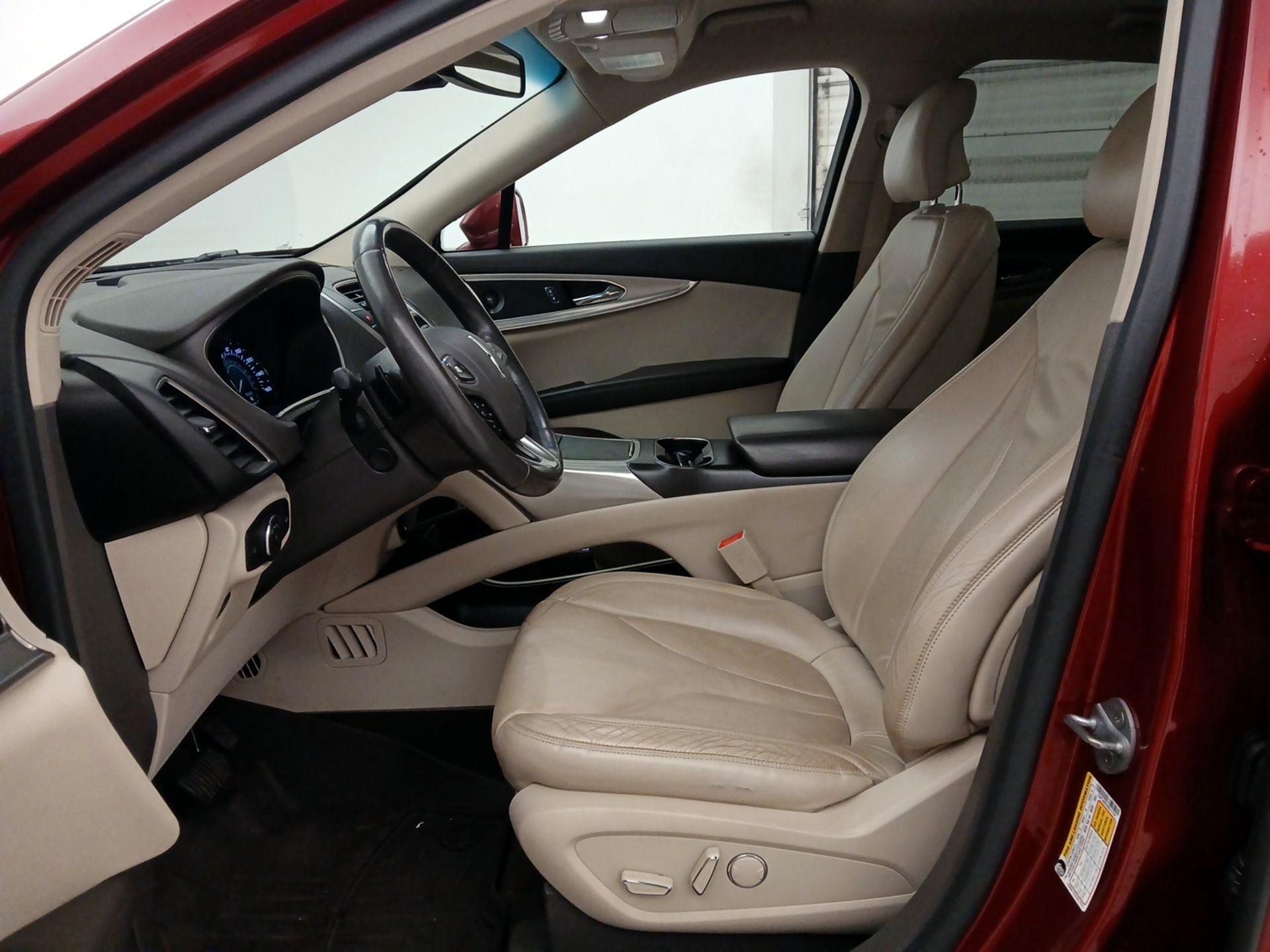 Thumbnail: 2016 Lincoln MKX - 11