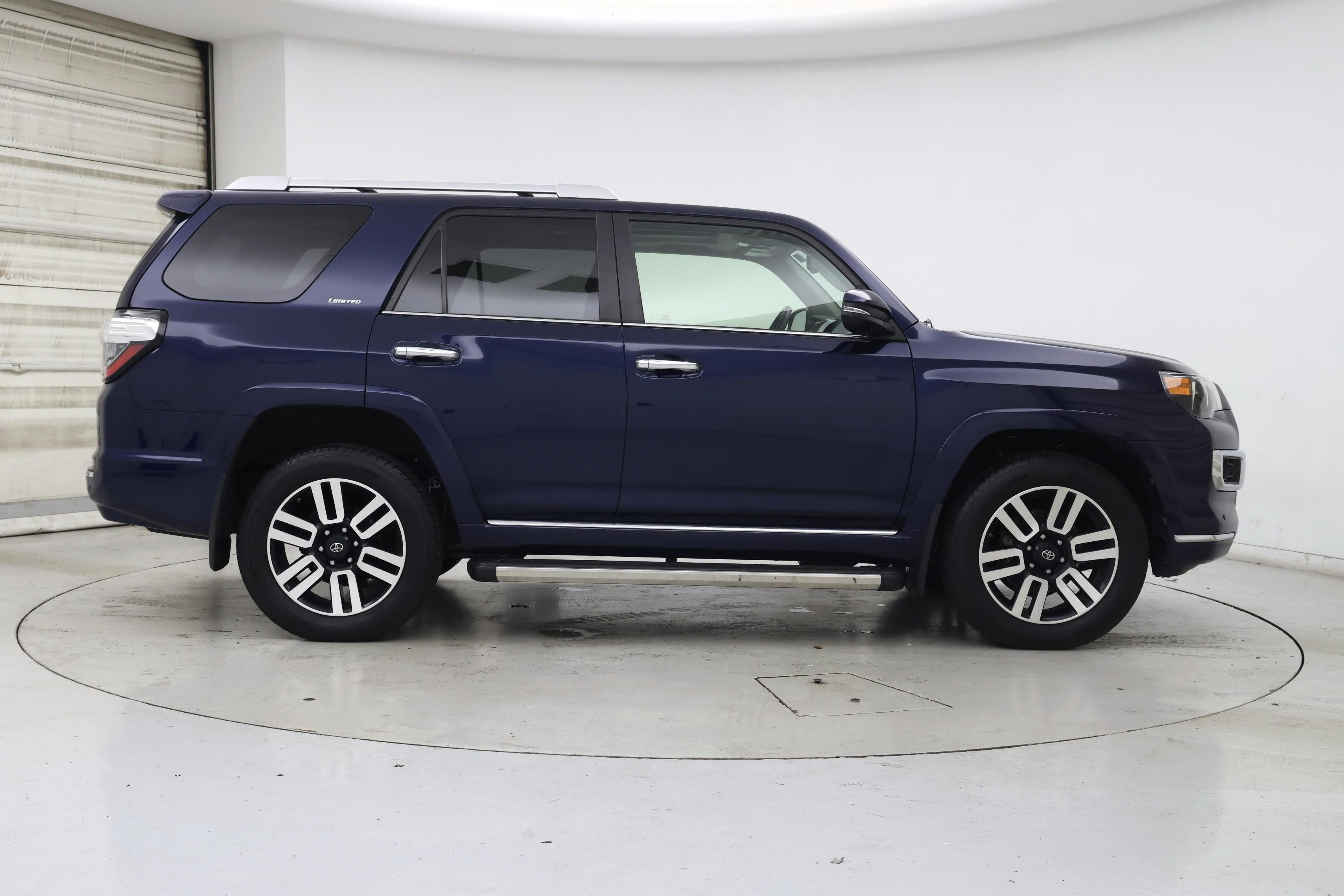 Thumbnail: 2017 Toyota 4Runner - 7