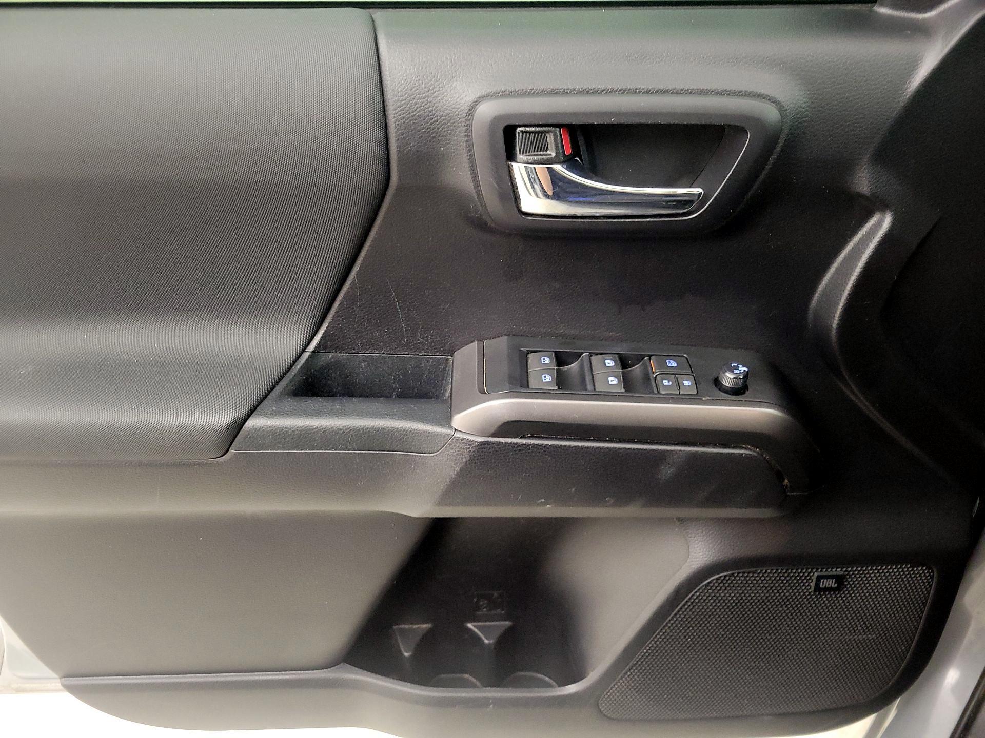 Thumbnail: 2021 Toyota Tacoma - 12