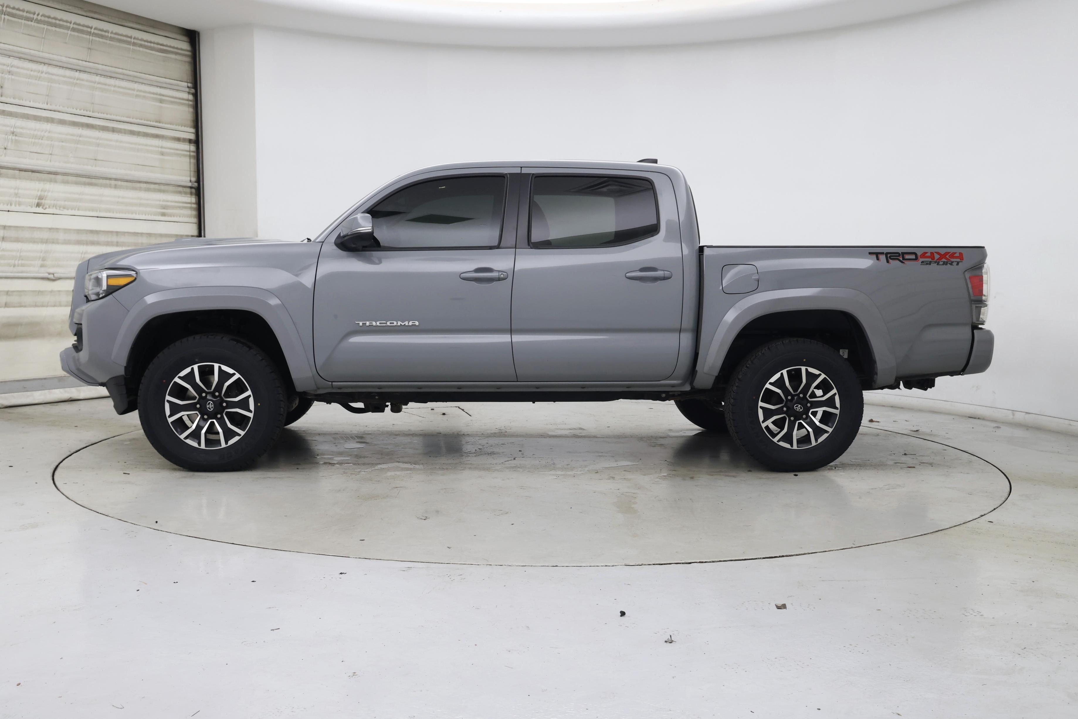Thumbnail: 2021 Toyota Tacoma - 3