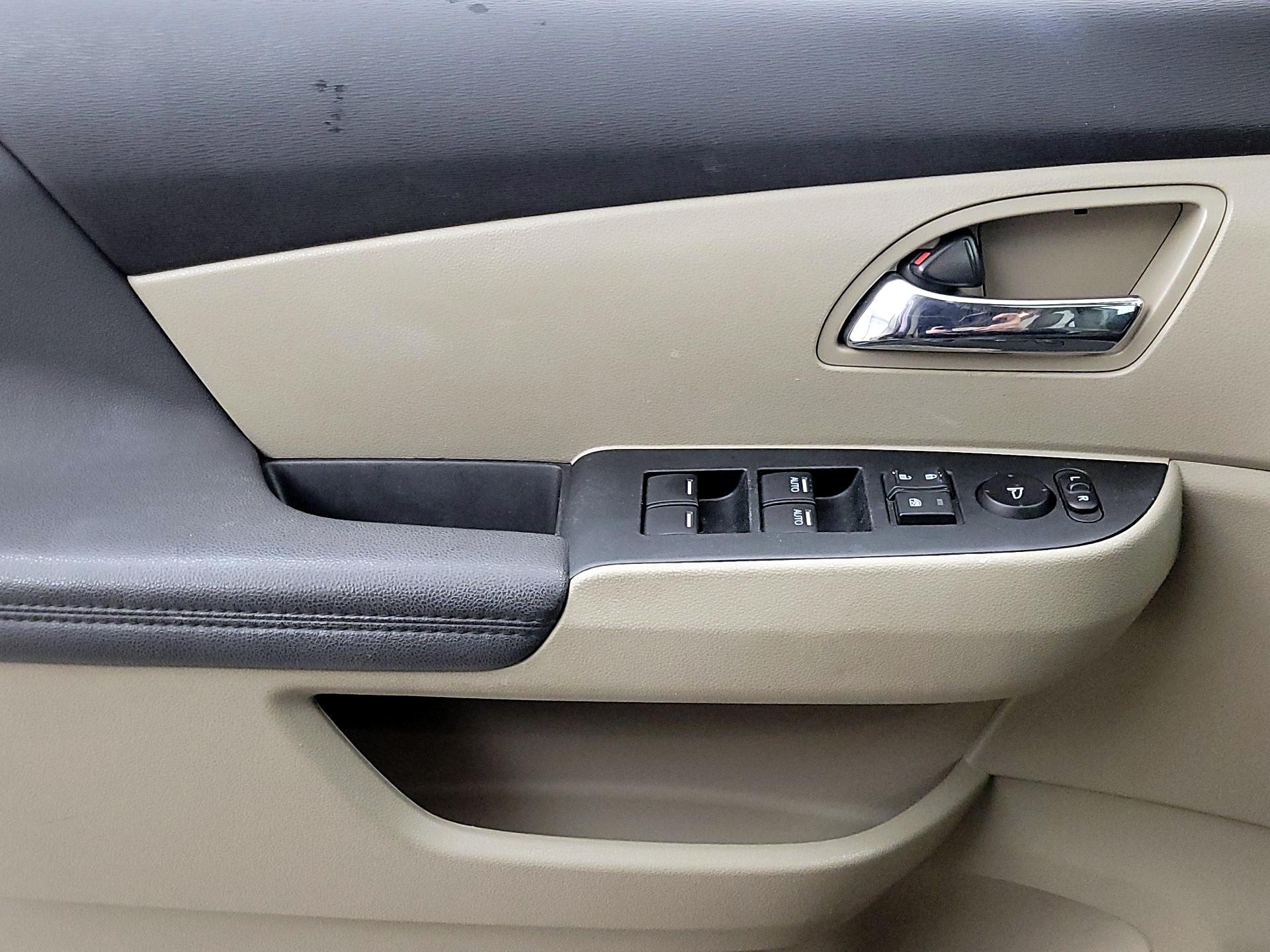 Thumbnail: 2015 Honda Odyssey - 12