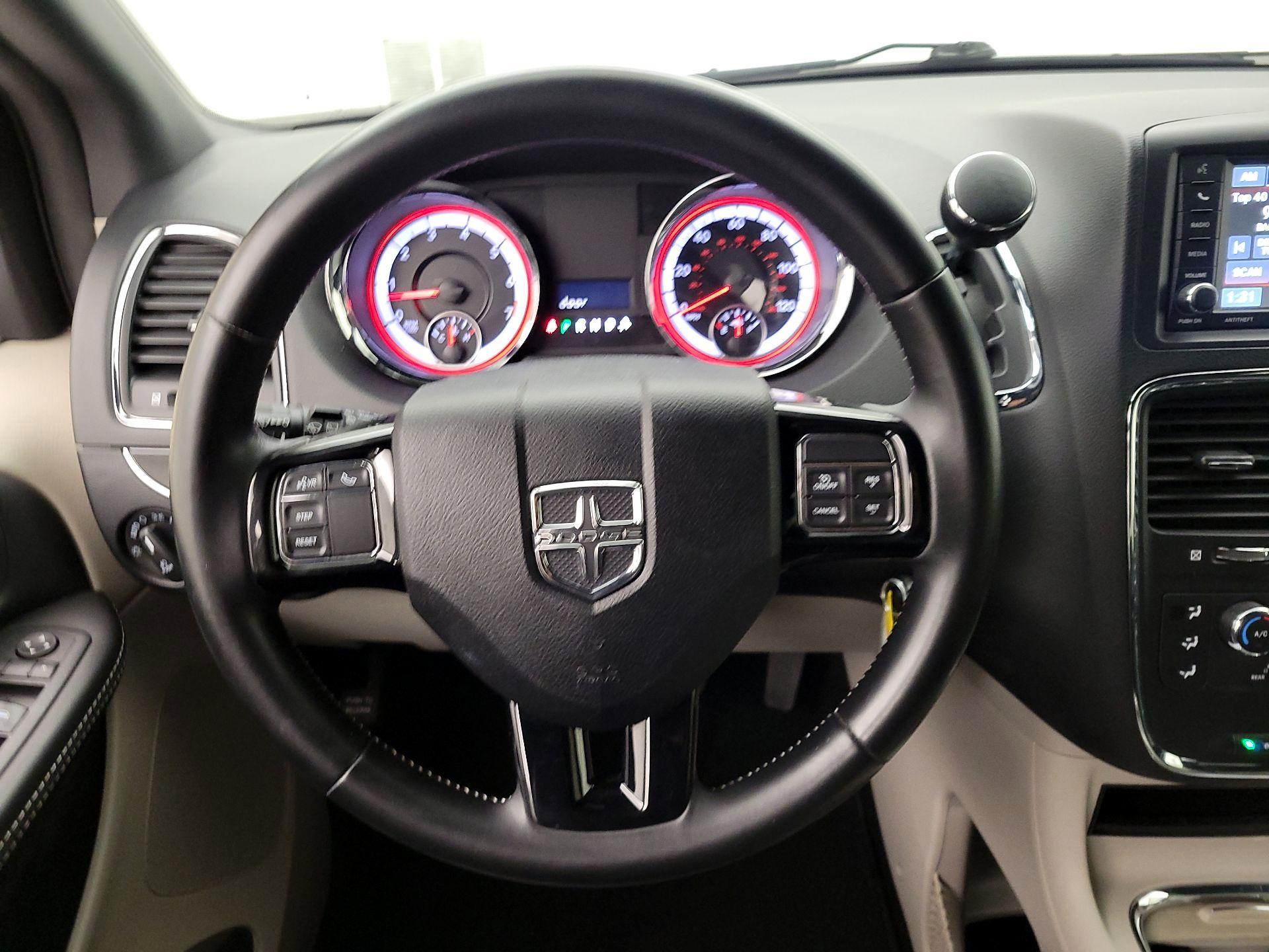 Thumbnail: 2018 Dodge Grand Caravan - 10