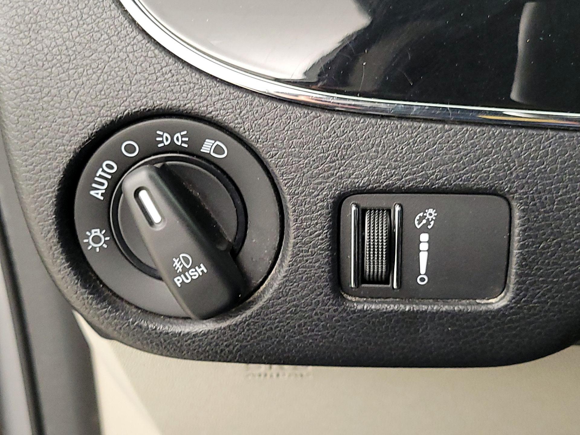 Thumbnail: 2018 Dodge Grand Caravan - 13