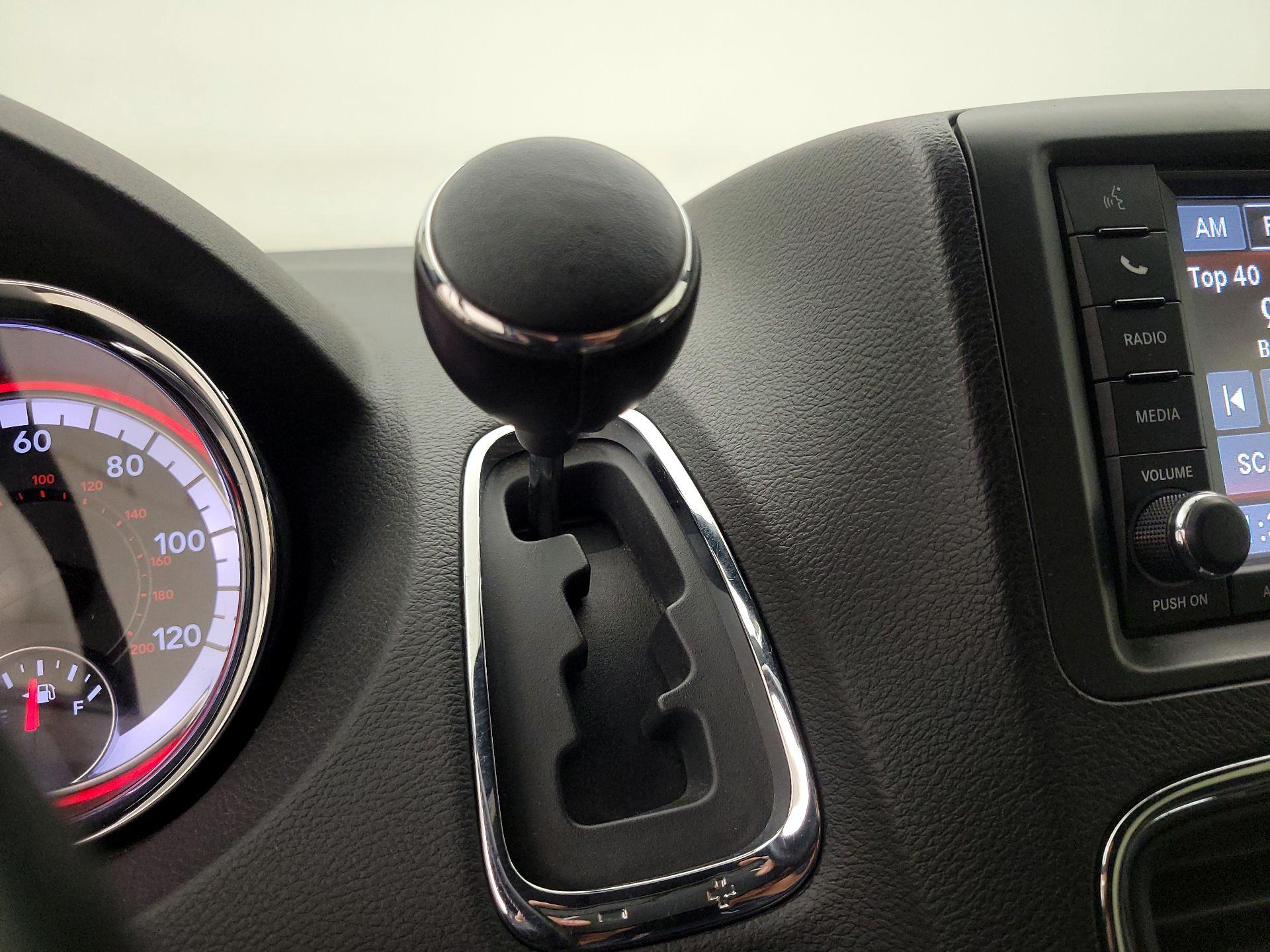 Thumbnail: 2018 Dodge Grand Caravan - 17