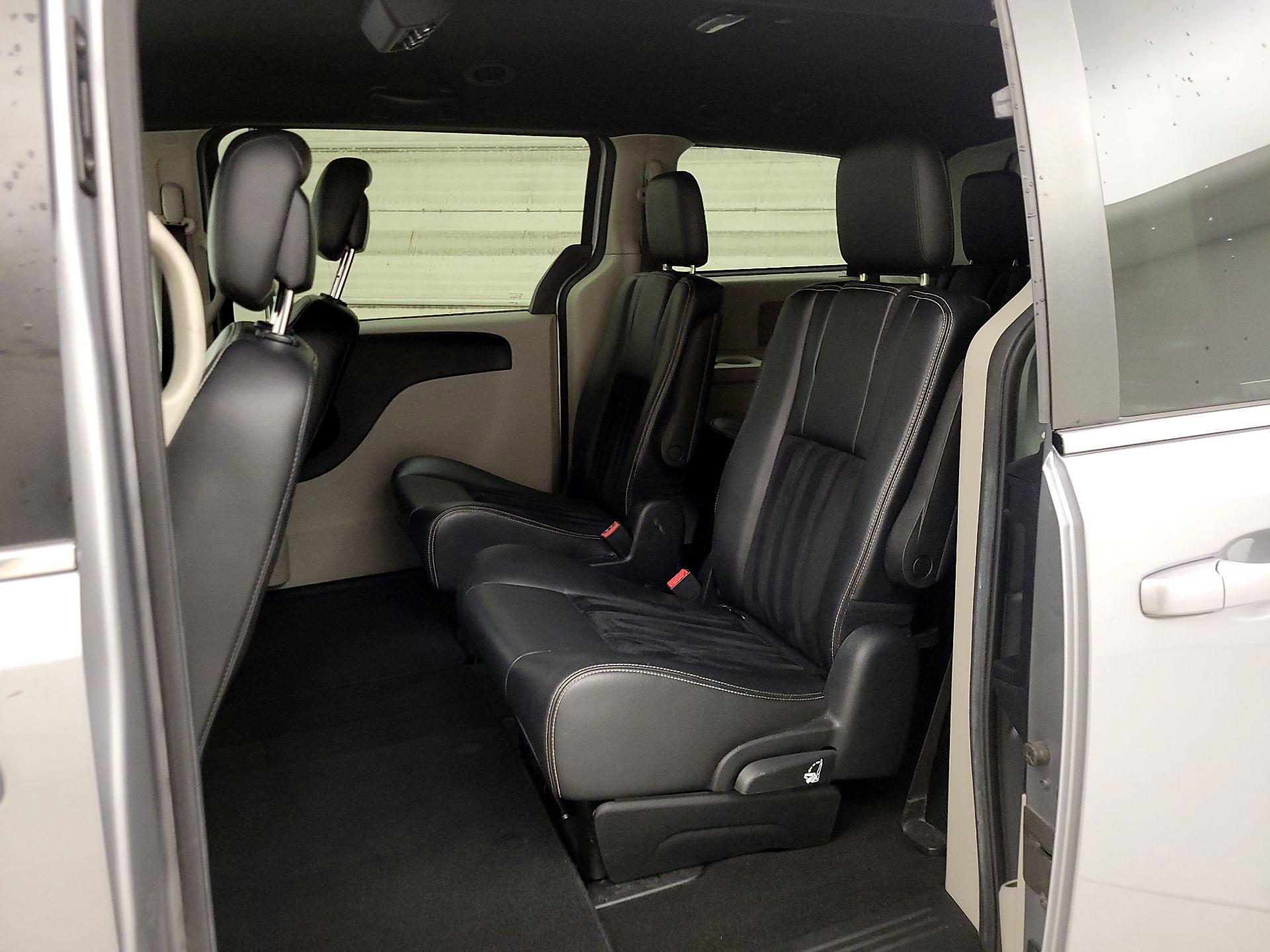 Thumbnail: 2018 Dodge Grand Caravan - 19