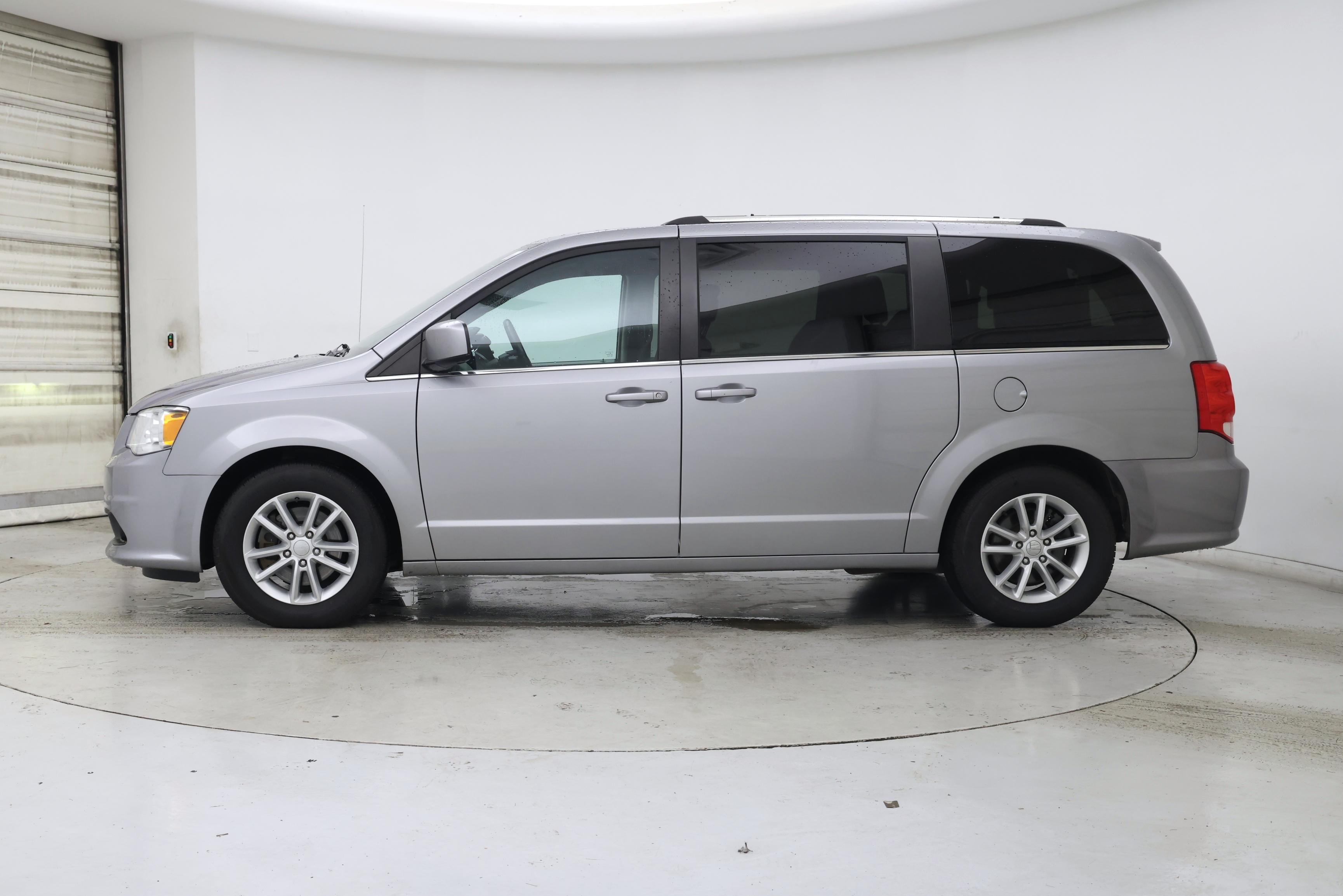 Thumbnail: 2018 Dodge Grand Caravan - 3