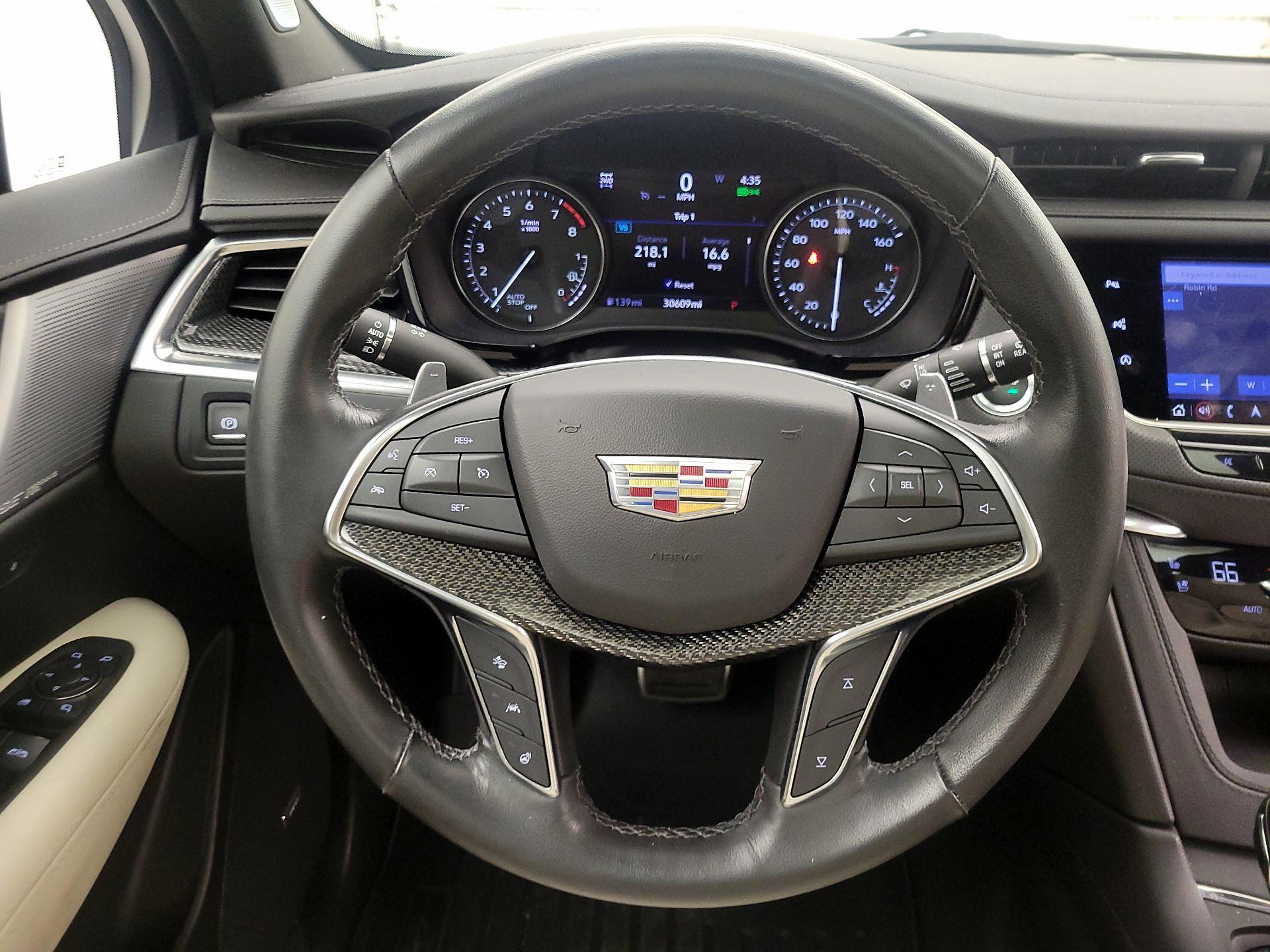 Thumbnail: 2023 Cadillac XT5 - 10