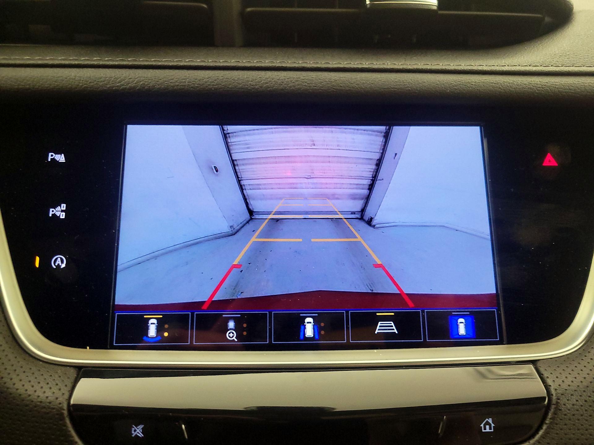 Thumbnail: 2023 Cadillac XT5 - 15