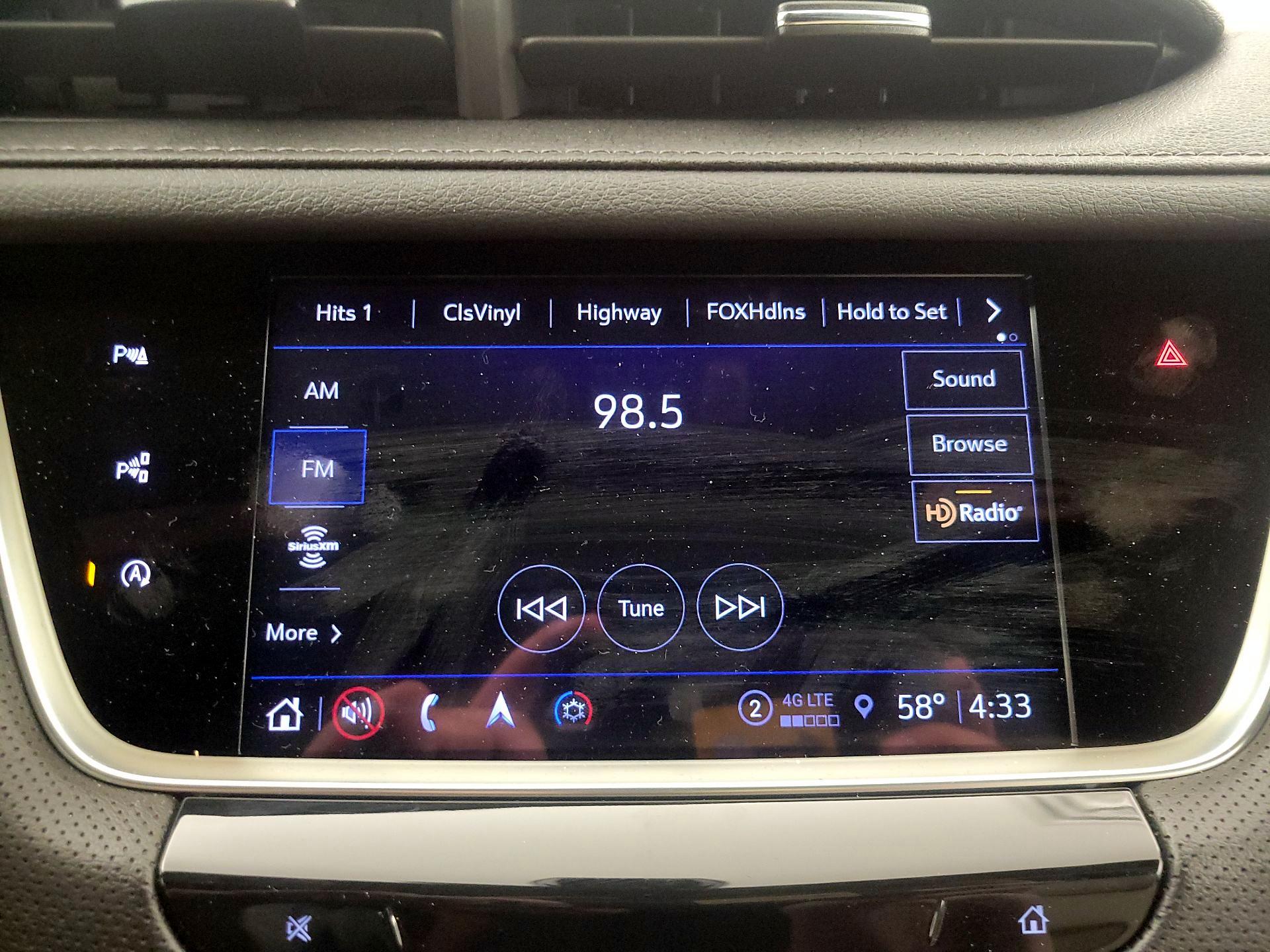 Thumbnail: 2023 Cadillac XT5 - 16