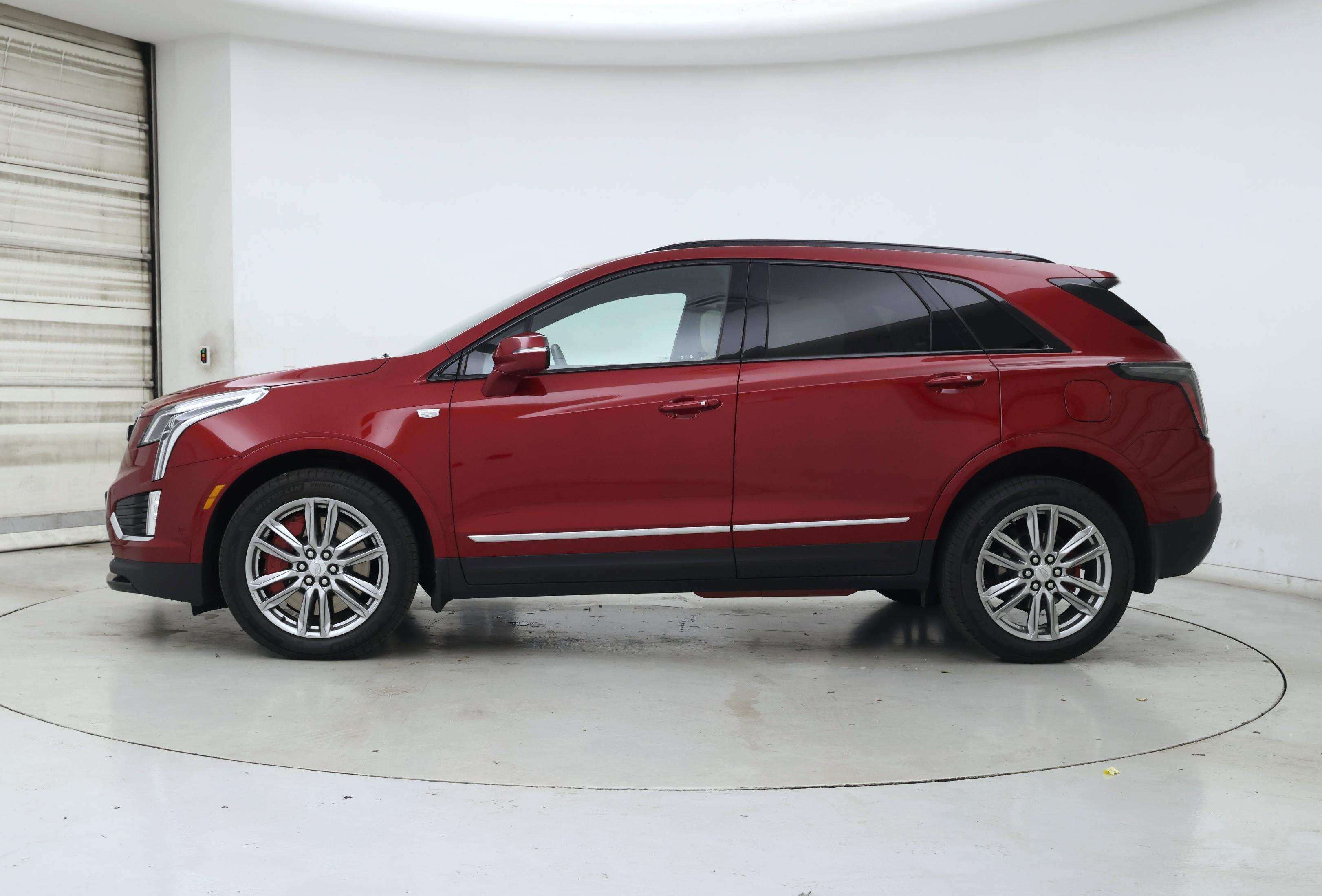 Thumbnail: 2023 Cadillac XT5 - 3