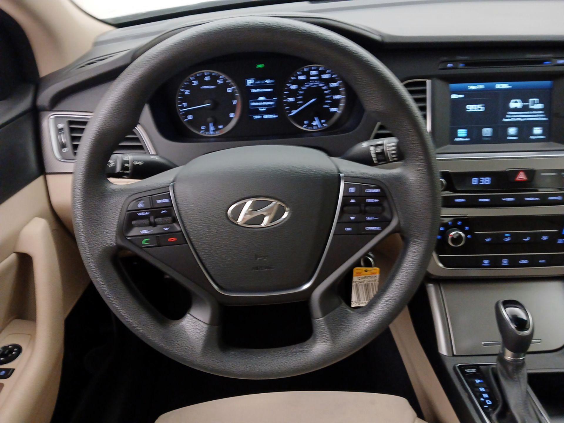Thumbnail: 2017 Hyundai Sonata - 10