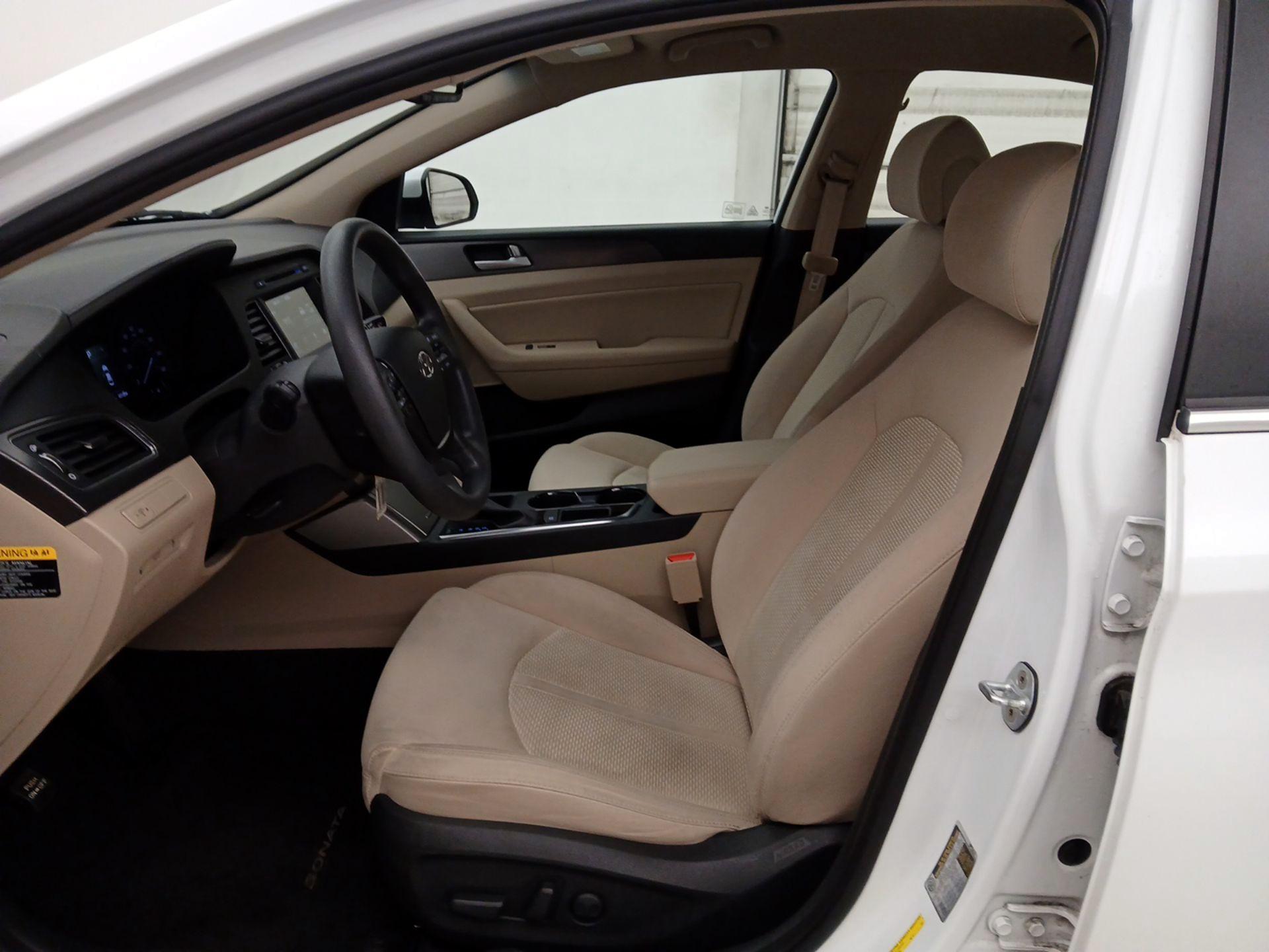 Thumbnail: 2017 Hyundai Sonata - 11