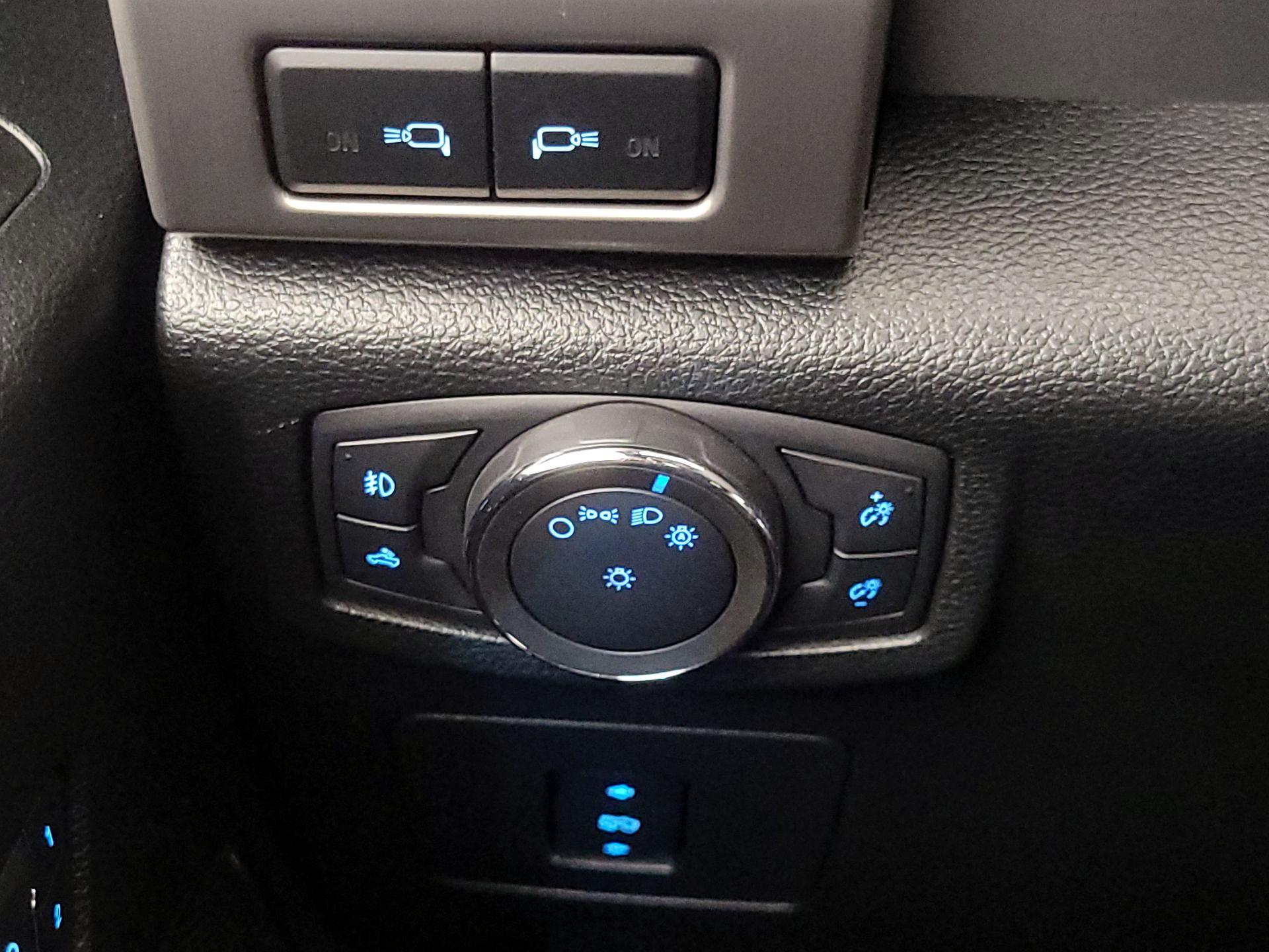 Thumbnail: 2015 Ford F-150 - 13