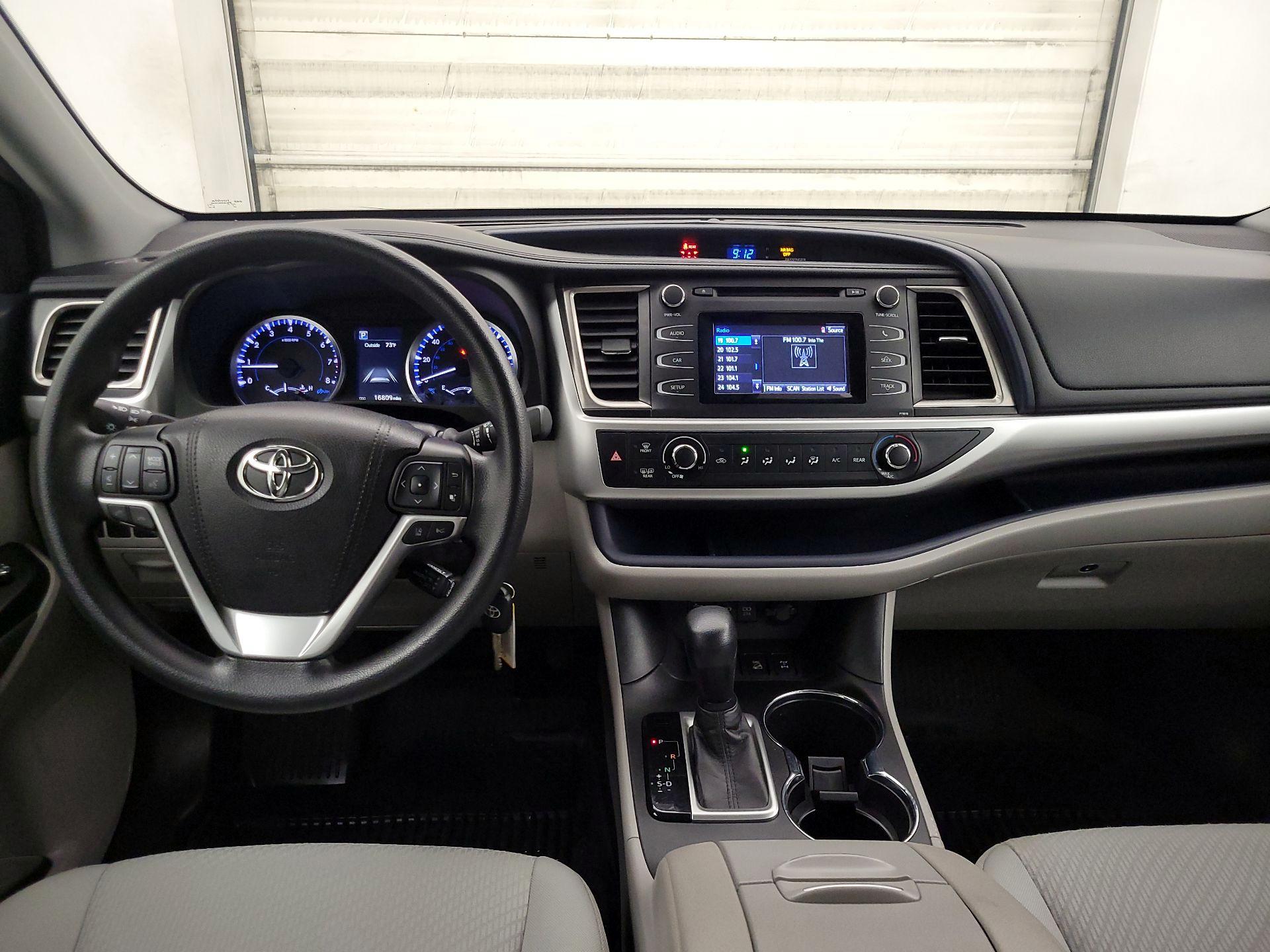Thumbnail: 2019 Toyota Highlander - 9