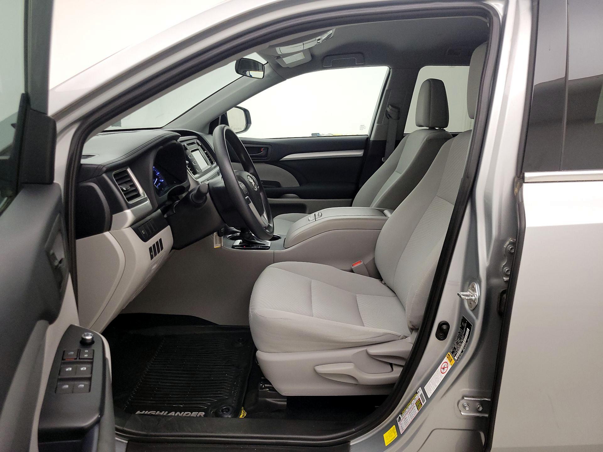 Thumbnail: 2019 Toyota Highlander - 11
