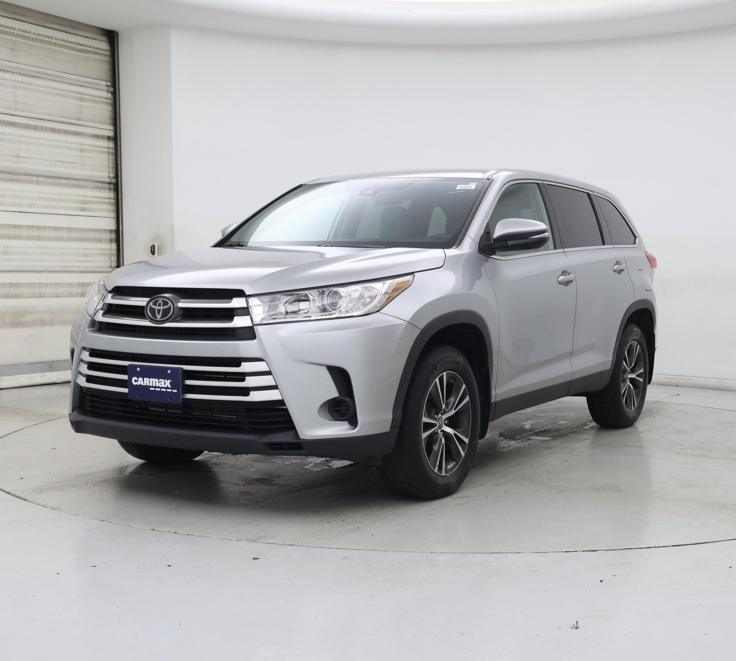 Thumbnail: 2019 Toyota Highlander - 4
