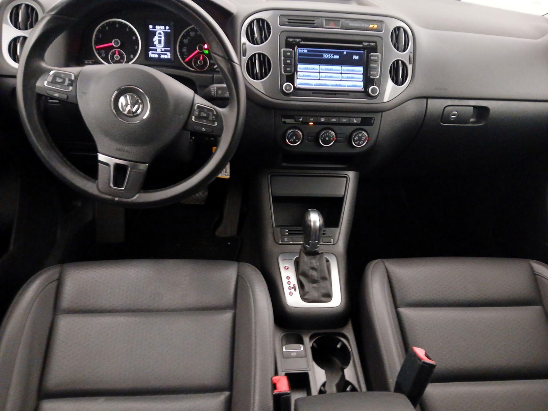 Thumbnail: 2015 Volkswagen Tiguan - 8