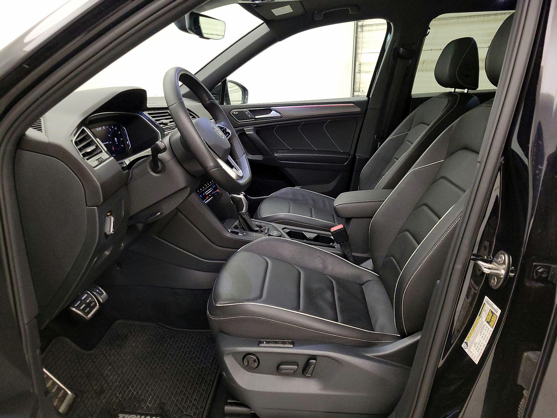 Thumbnail: 2022 Volkswagen Tiguan - 11