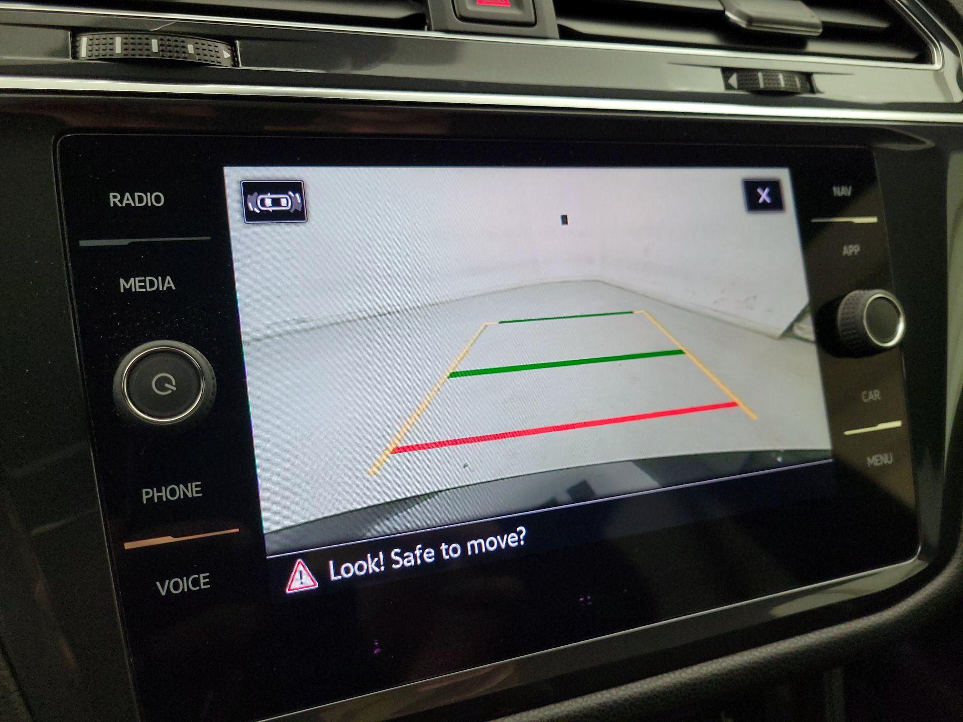 Thumbnail: 2022 Volkswagen Tiguan - 15