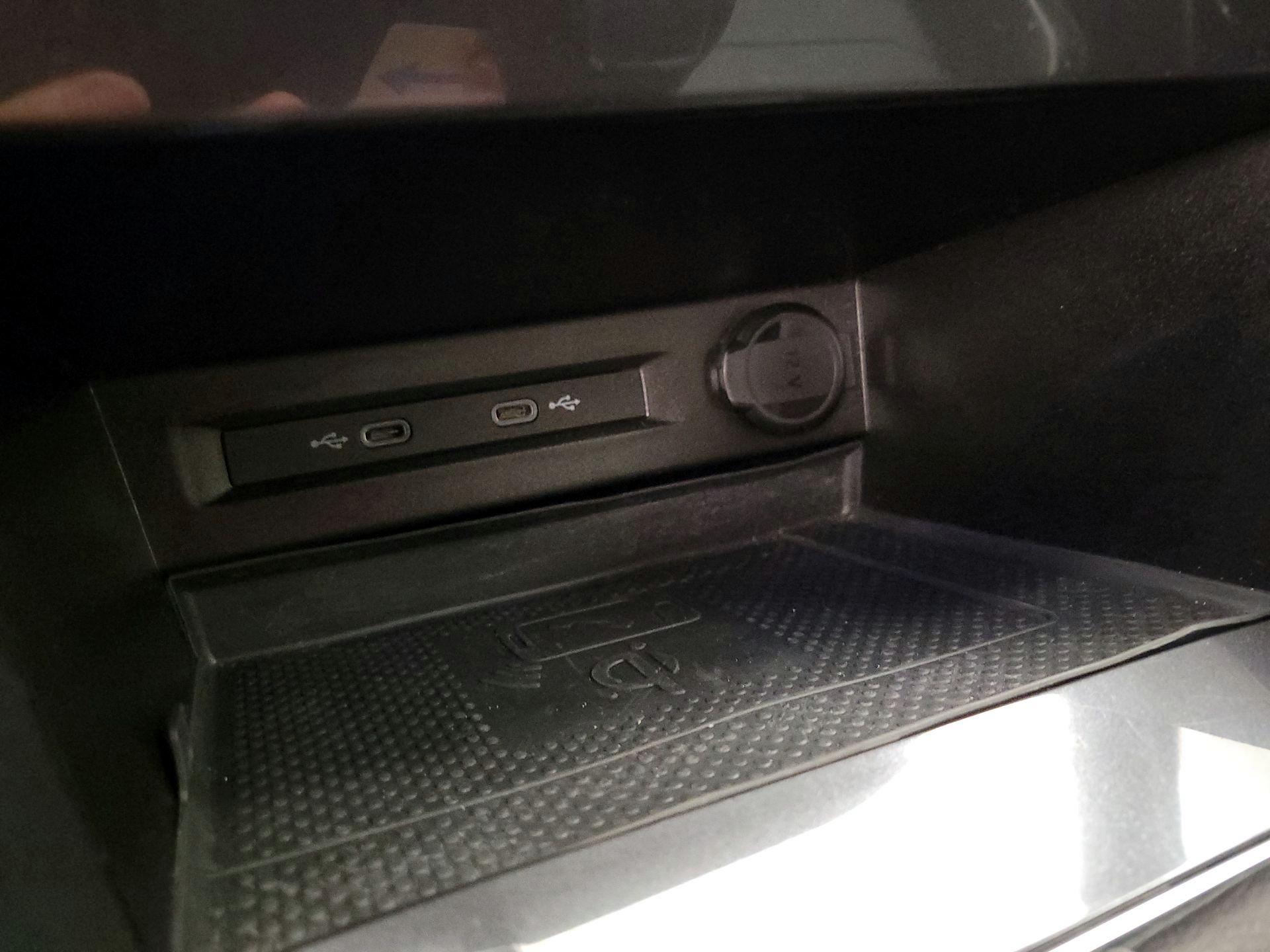 Thumbnail: 2022 Volkswagen Tiguan - 19