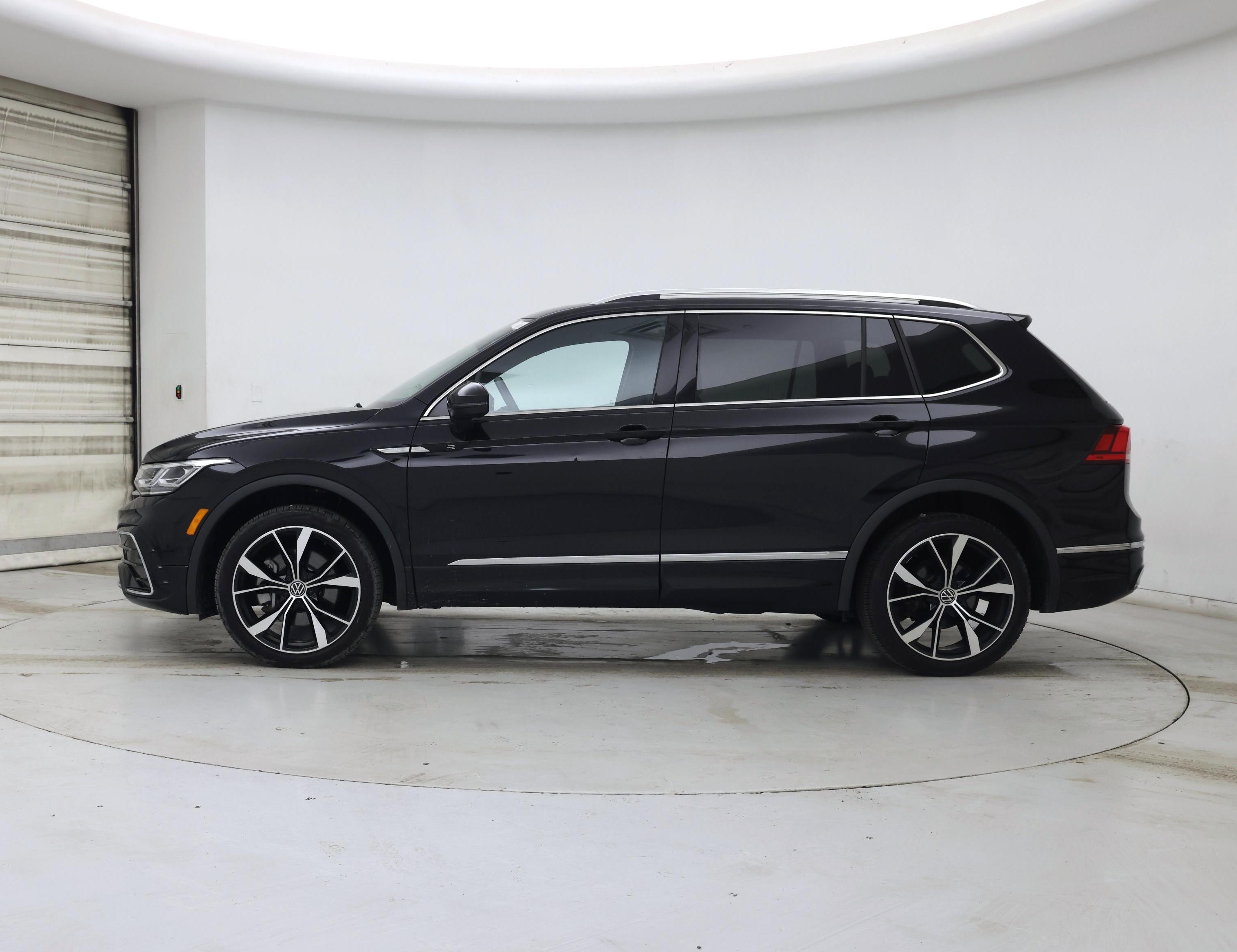 Thumbnail: 2022 Volkswagen Tiguan - 3