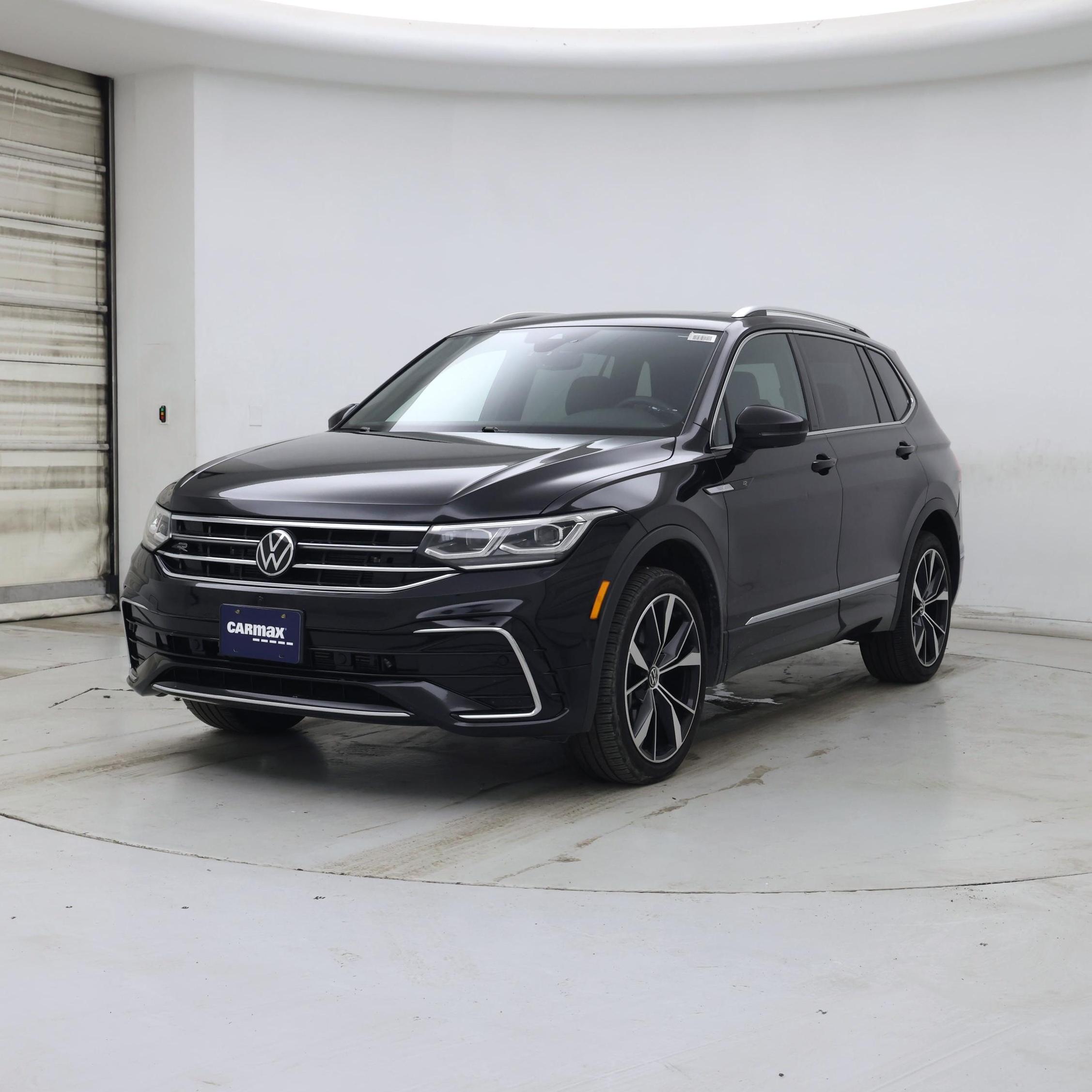 Thumbnail: 2022 Volkswagen Tiguan - 4
