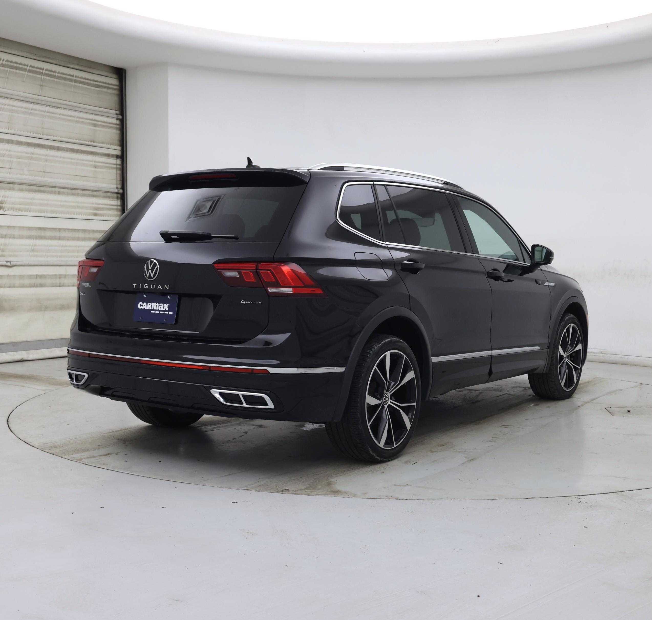 Thumbnail: 2022 Volkswagen Tiguan - 8