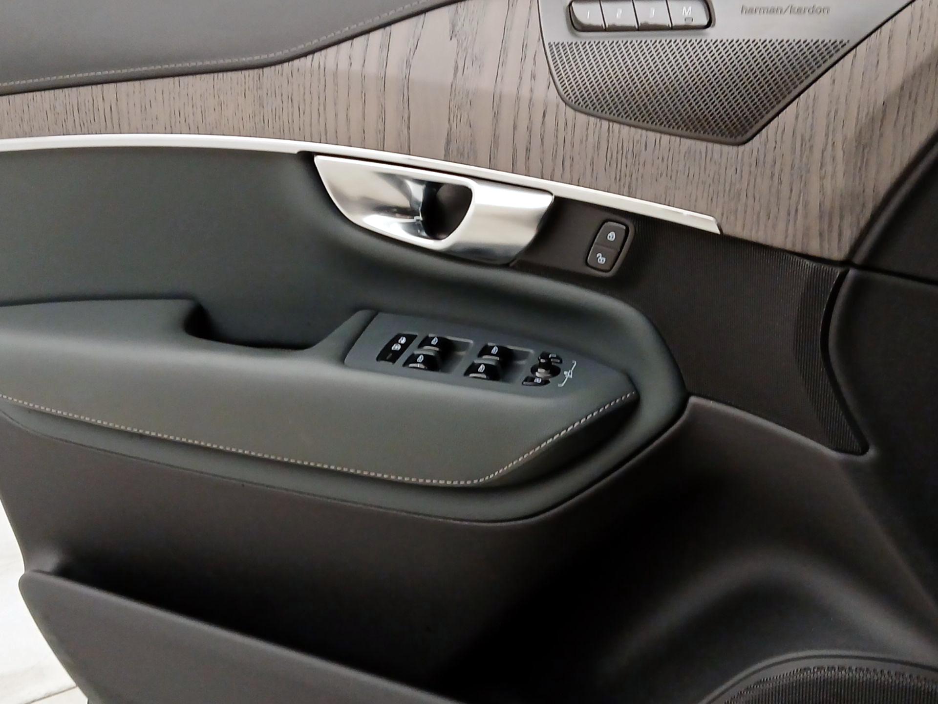 Thumbnail: 2021 Volvo XC90 - 12