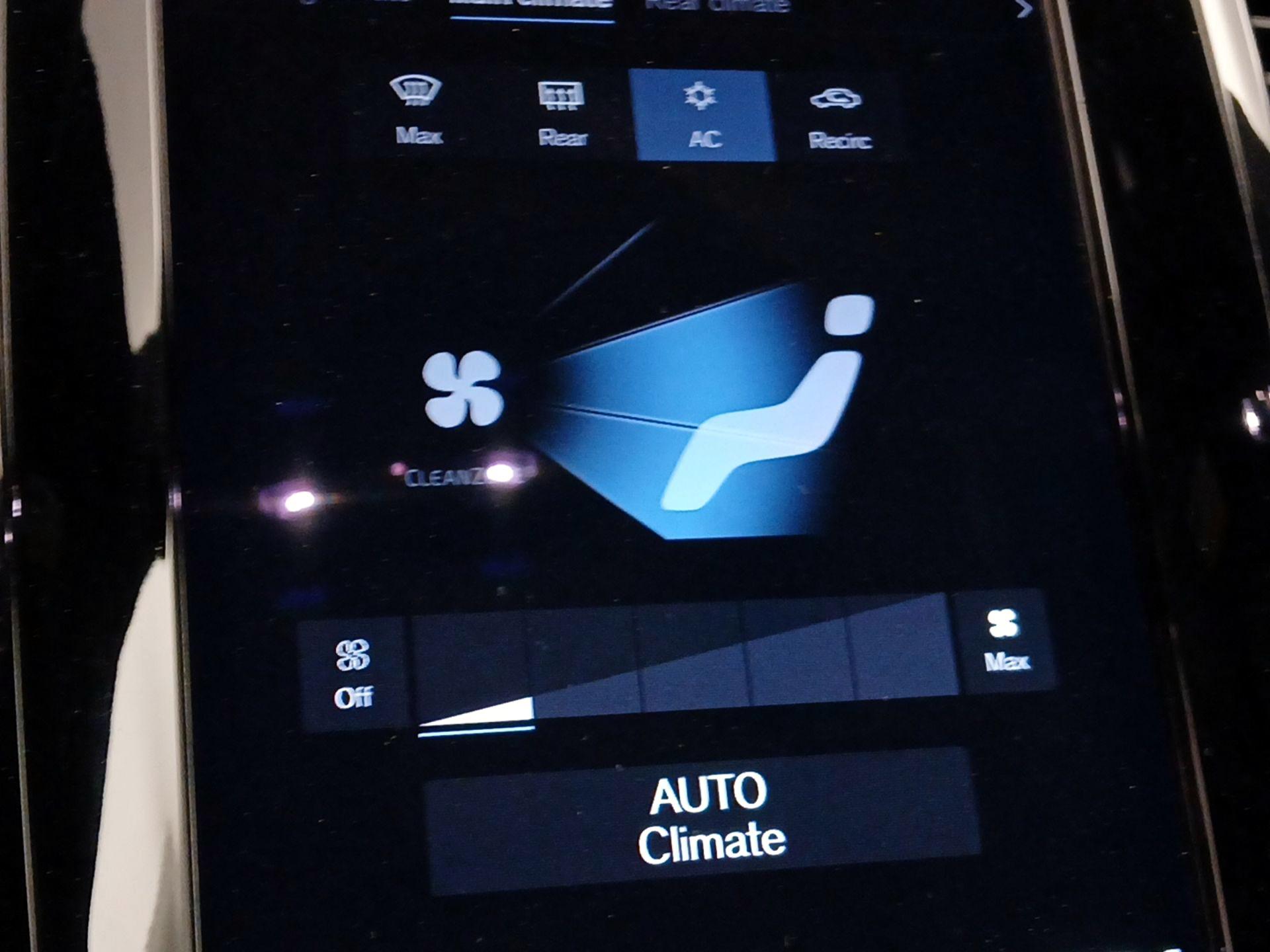 Thumbnail: 2021 Volvo XC90 - 16