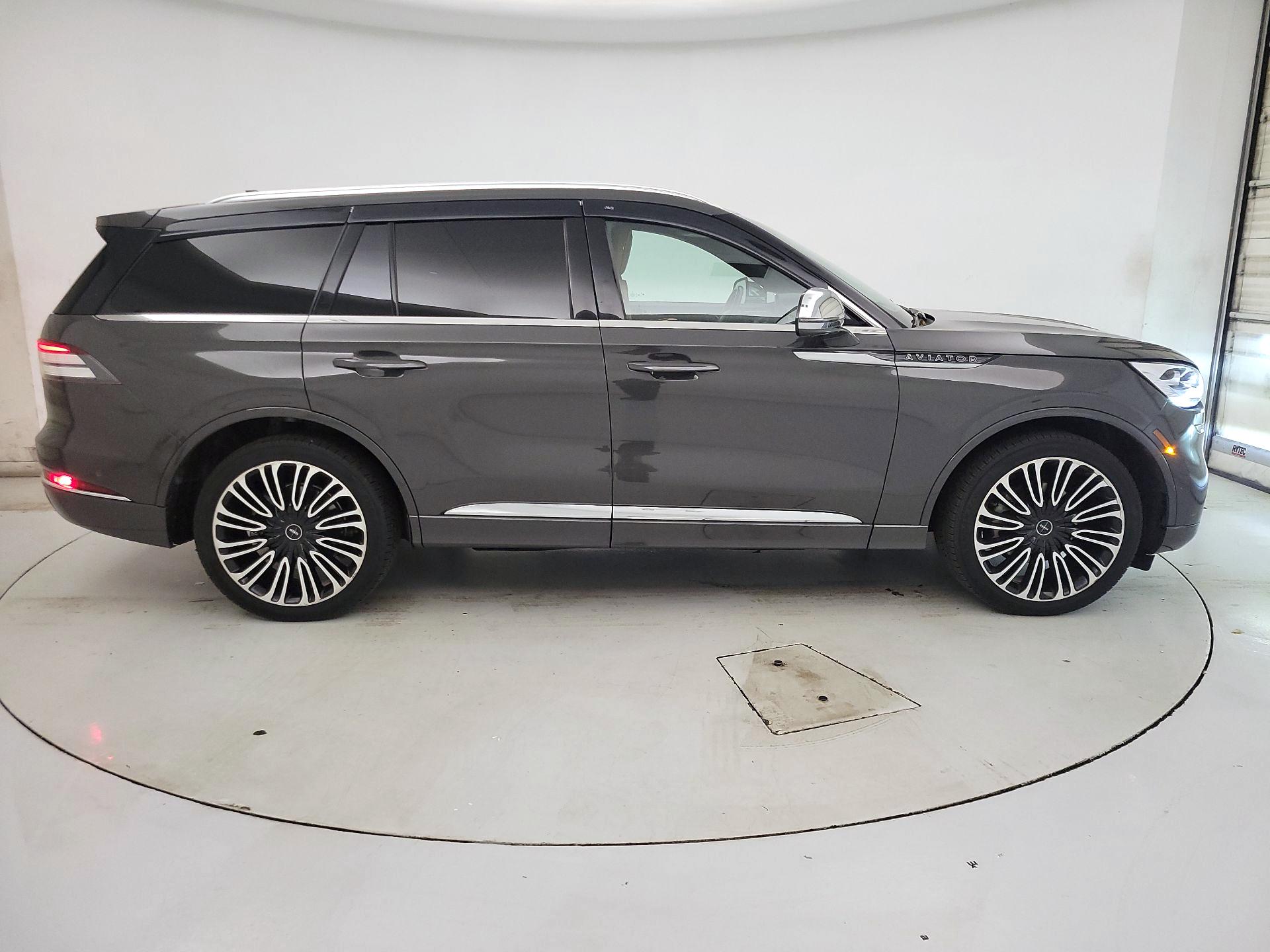 Thumbnail: 2022 Lincoln Aviator - 4