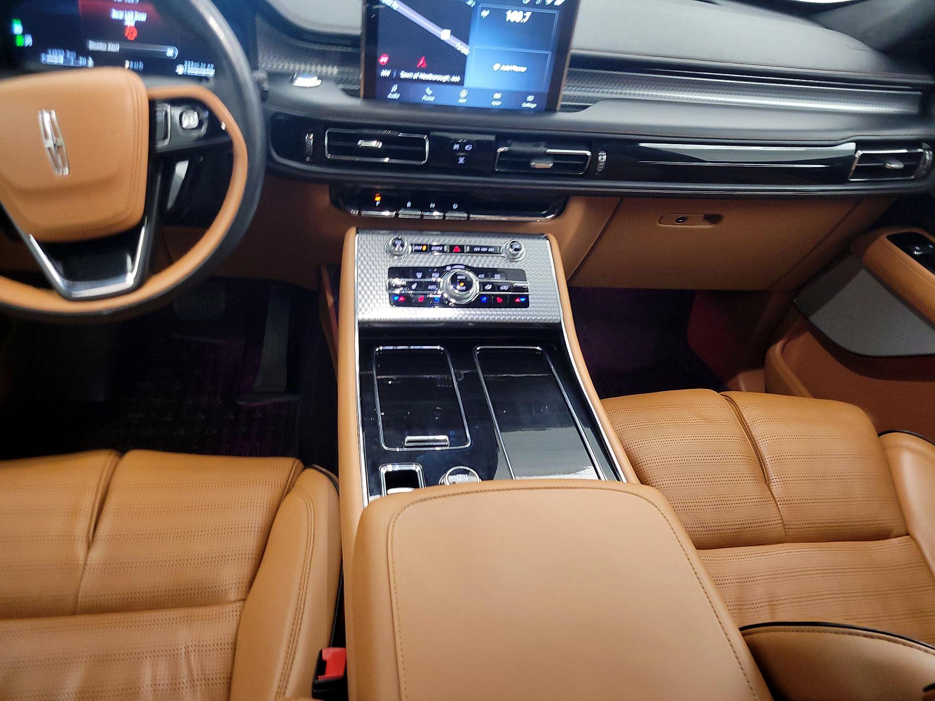 Thumbnail: 2022 Lincoln Aviator - 8