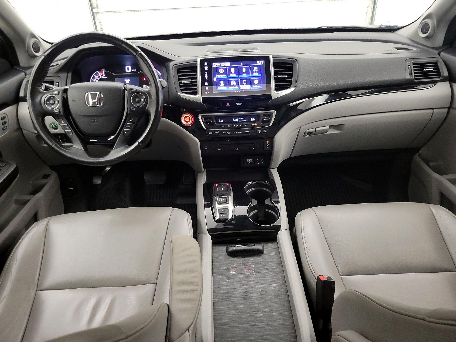 Thumbnail: 2018 Honda Pilot - 9