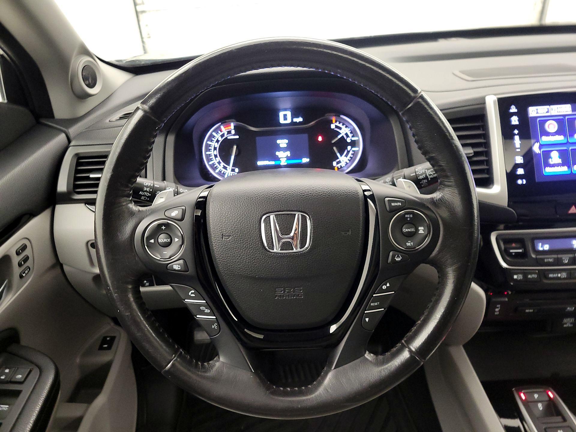 Thumbnail: 2018 Honda Pilot - 10