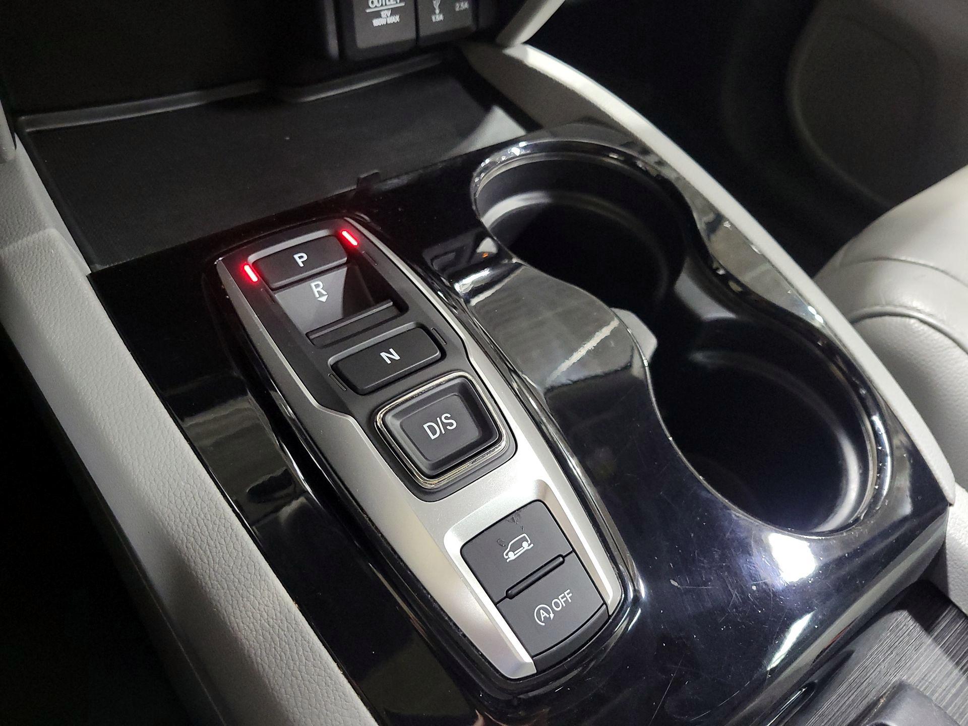 Thumbnail: 2018 Honda Pilot - 18